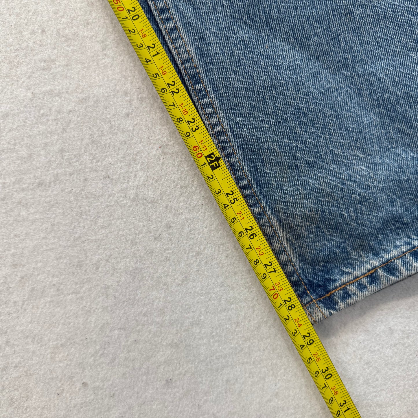 Levi's 550 Men's Blue Denim Relaxed Fit Tapered Leg Jeans Medium Washed Size 32