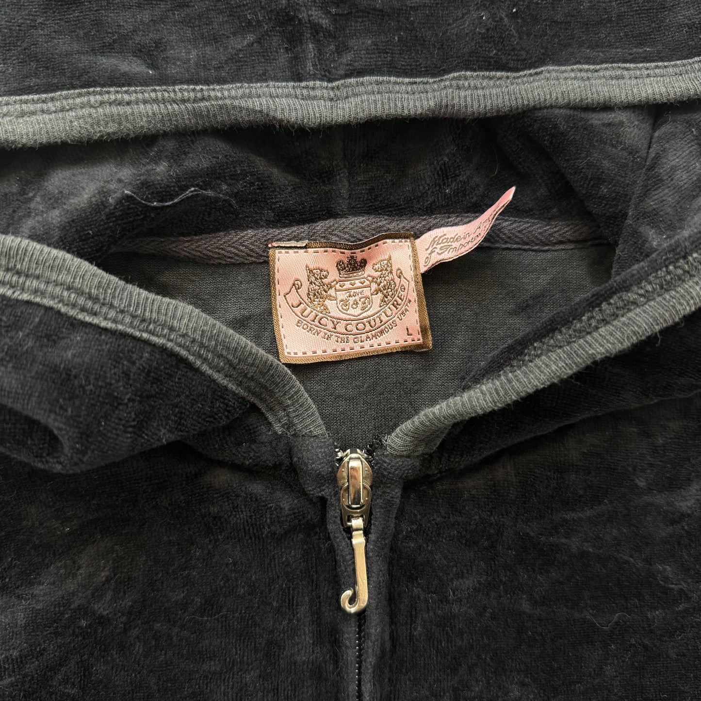 Vintage Juicy Couture Women's Jet Black Velour Zip-Up Hoodie Dog Logo Size L