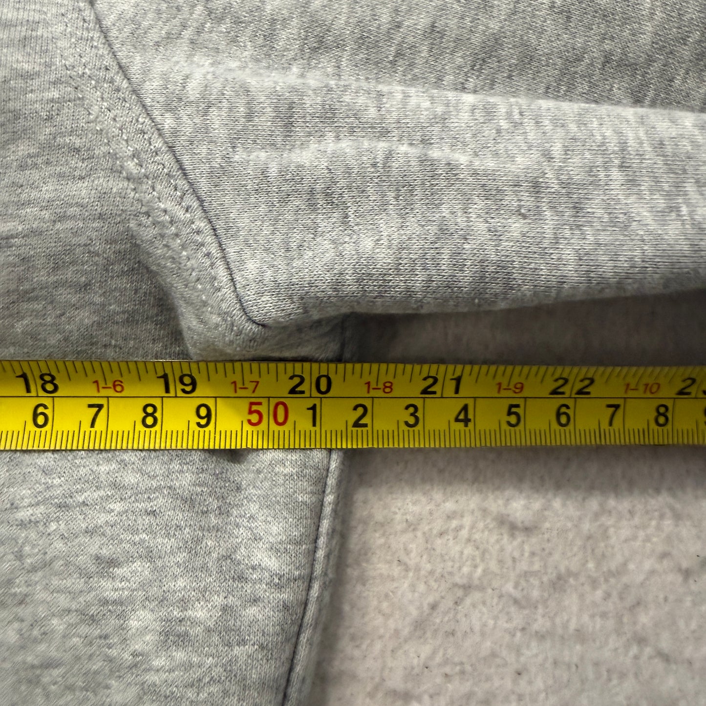 Nike Men Gray Fleece Sweatshirt Crewneck Embroidered Swoosh Logo Athletic Size S