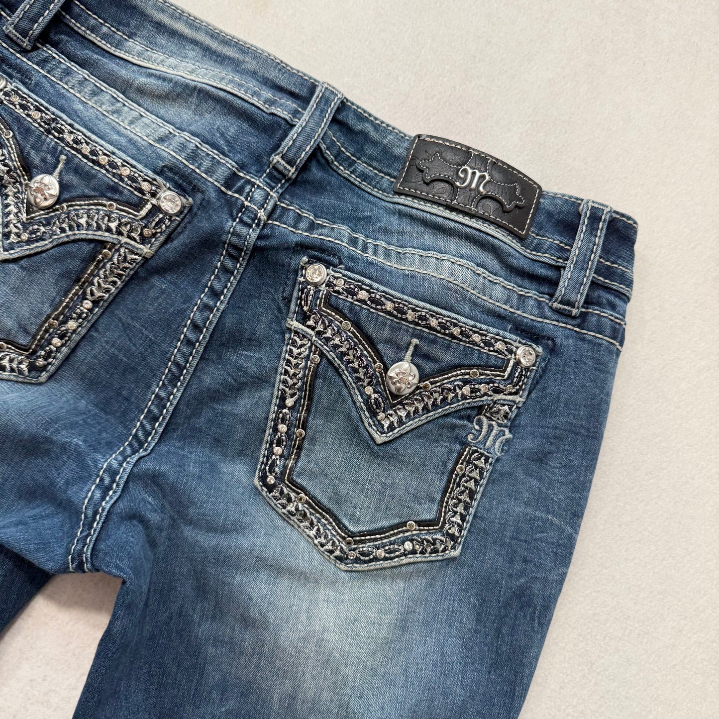 Miss Me Chloe Women's Blue Denim Bootcut Jeans Embellished Flap Pockets Size 30