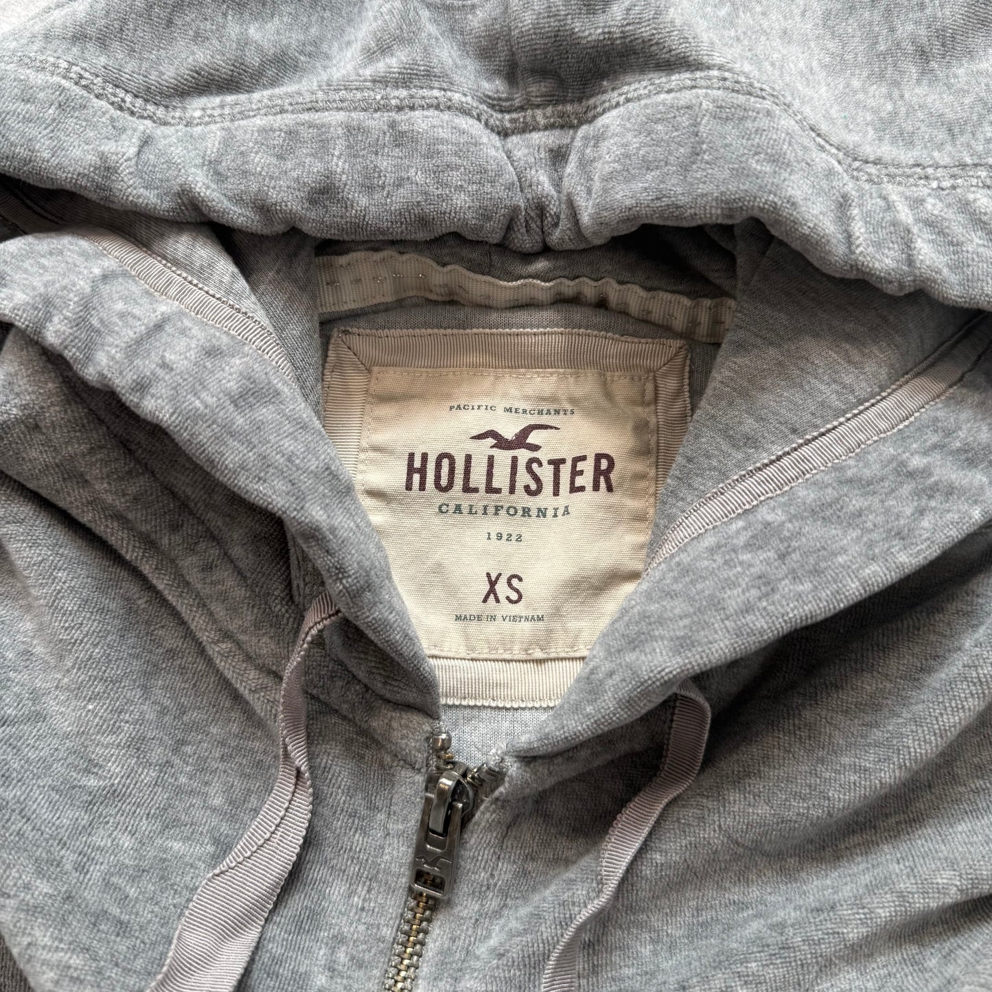 Hollister Women's Gray Velour Zip-Up Hoodie Kangaroo Pockets Loungewear Size XS