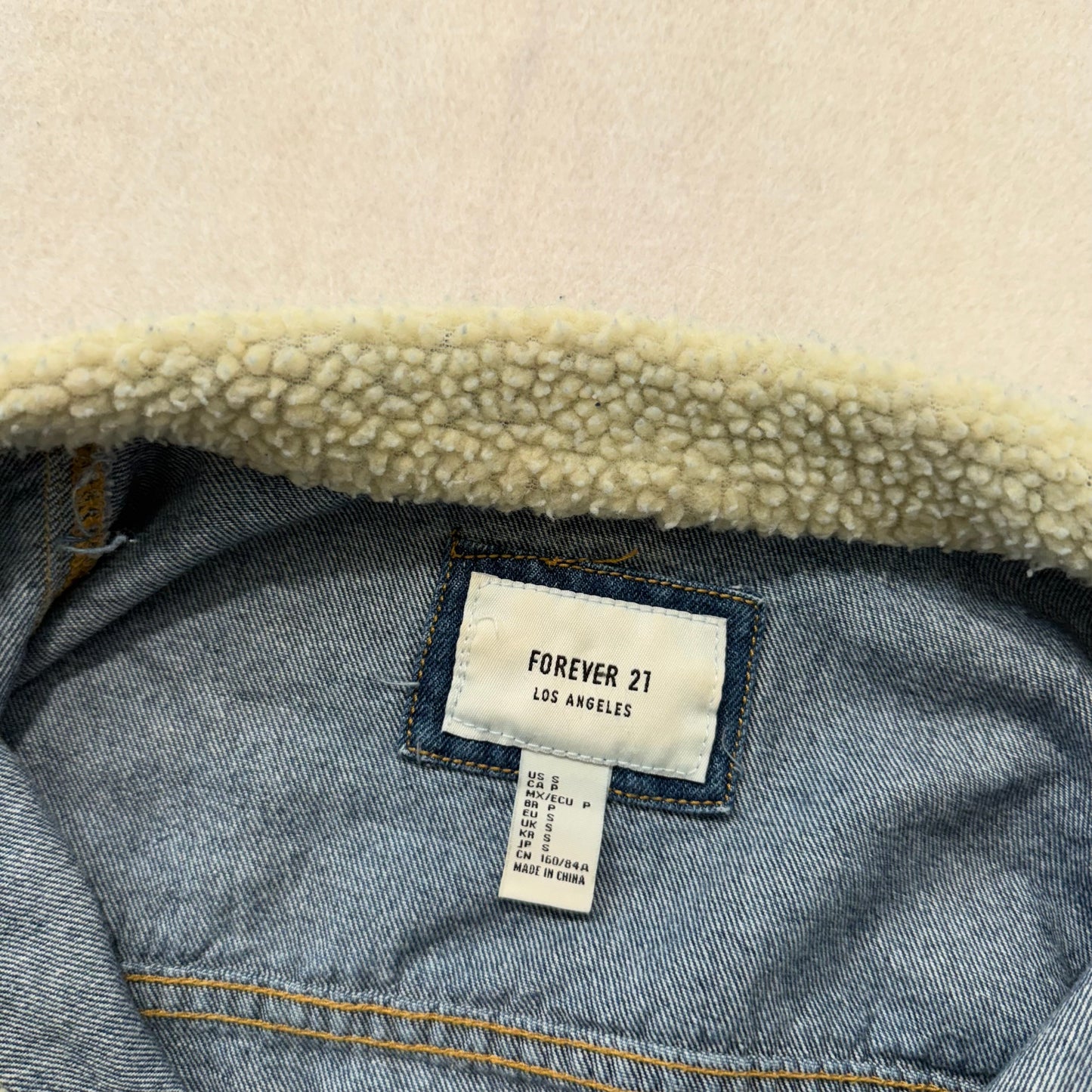 Forever 21 Blue Denim Sherpa Lined Jacket Faux Fur Collar Button Front Size M