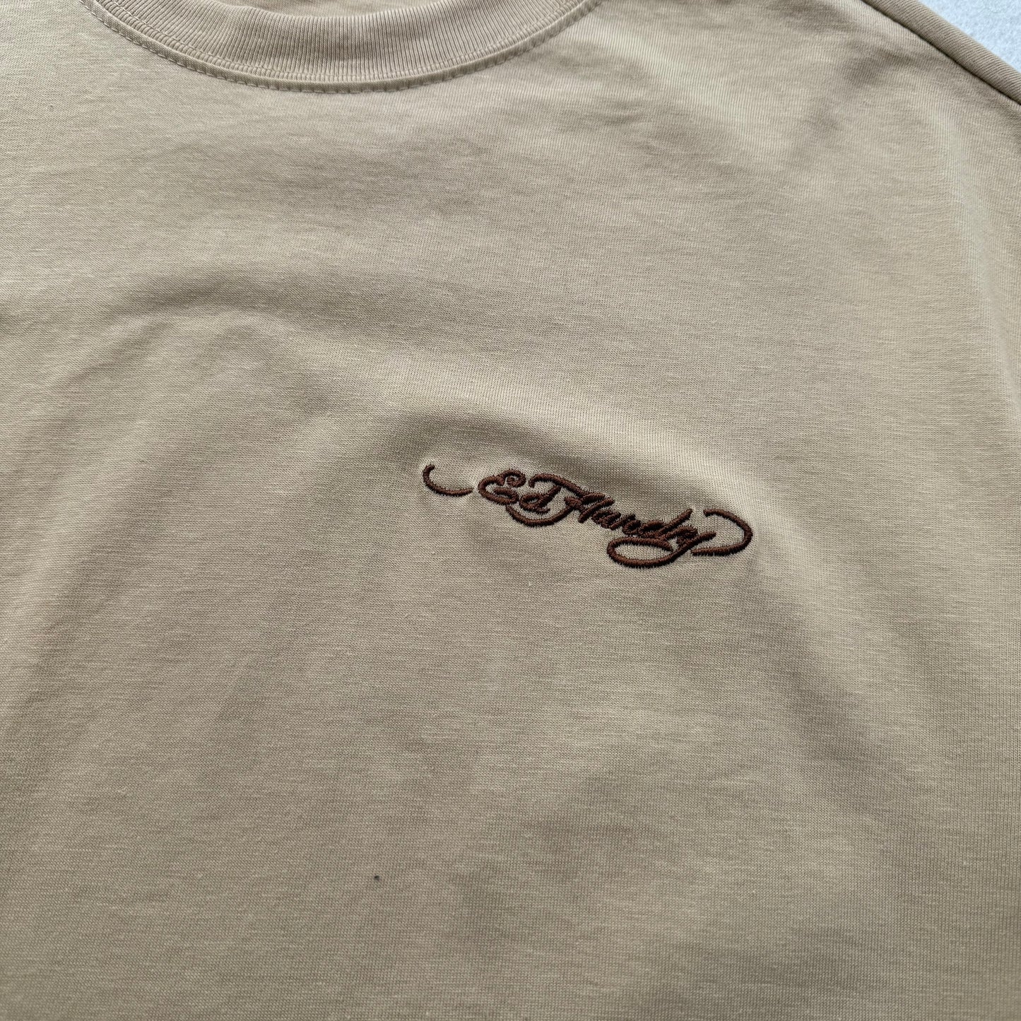 ED HARDY BROWN EMBROIDERY SAND TEE