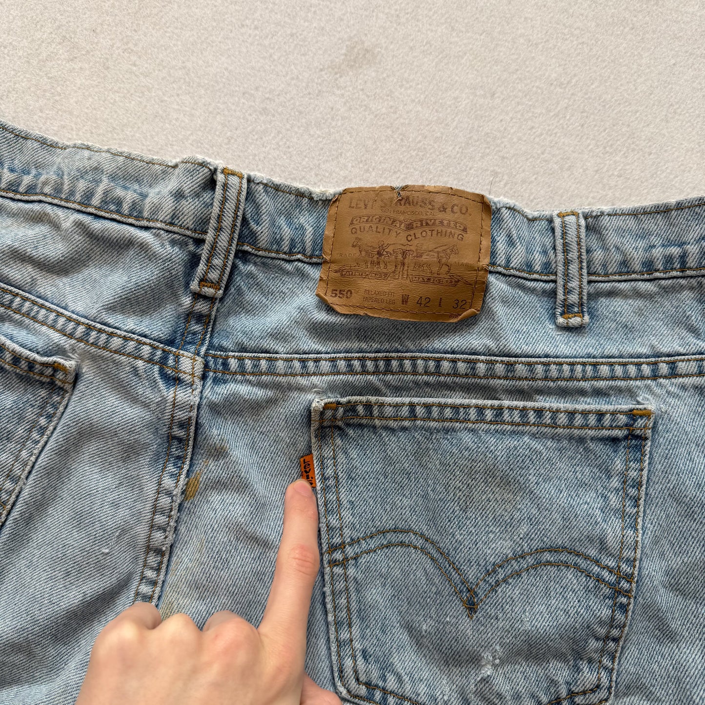 Levi's Strauss & Co. 550 Women's Blue Cut-Off Denim Short Zip-Fly Size 42x32