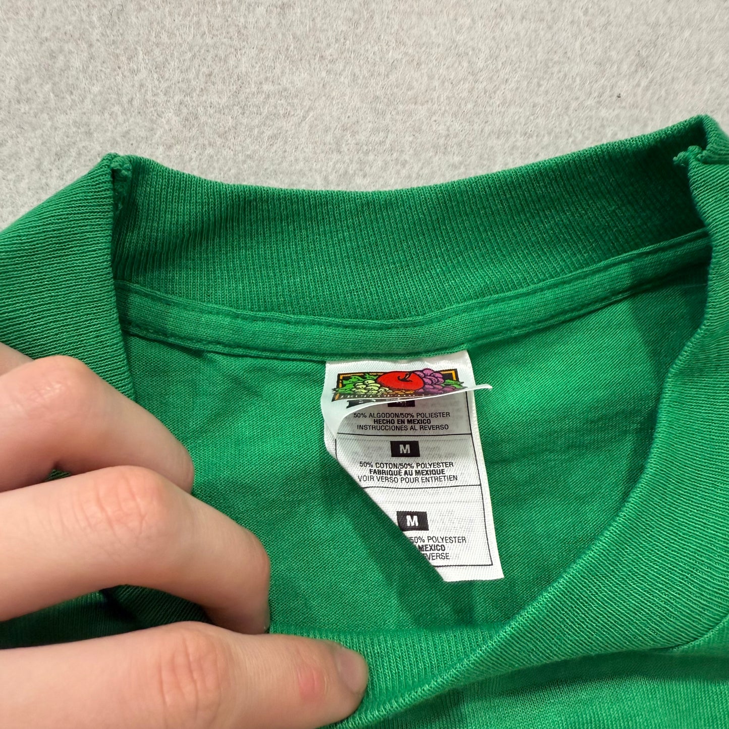 Fruit of the Loom Men's Kelly Green Cotton T-Shirt Short Sleeves Graphic Size M