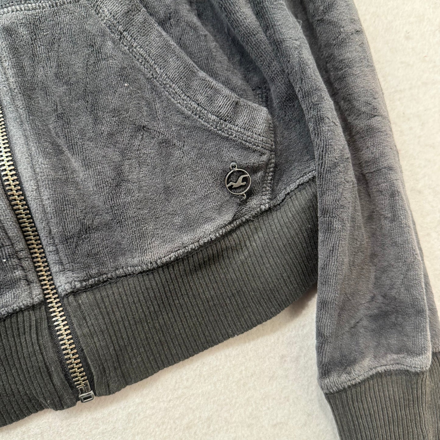 Hollister Women's Charcoal Velour Zip Up Hoodie Split Kangaroo Pockets Size XS