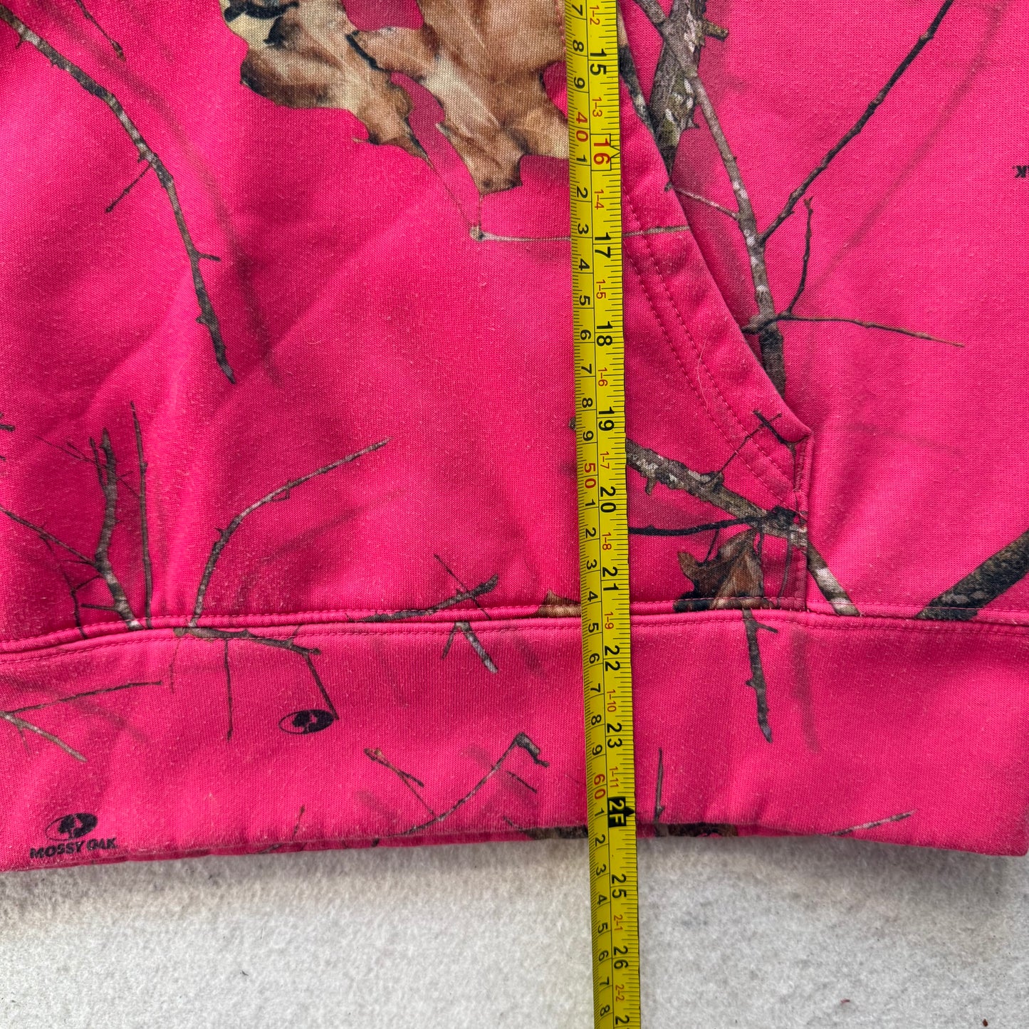 Mossy Oak Women's Pink Camo Pullover Hoodie Drawstring Logo Graphic Y2k Size M