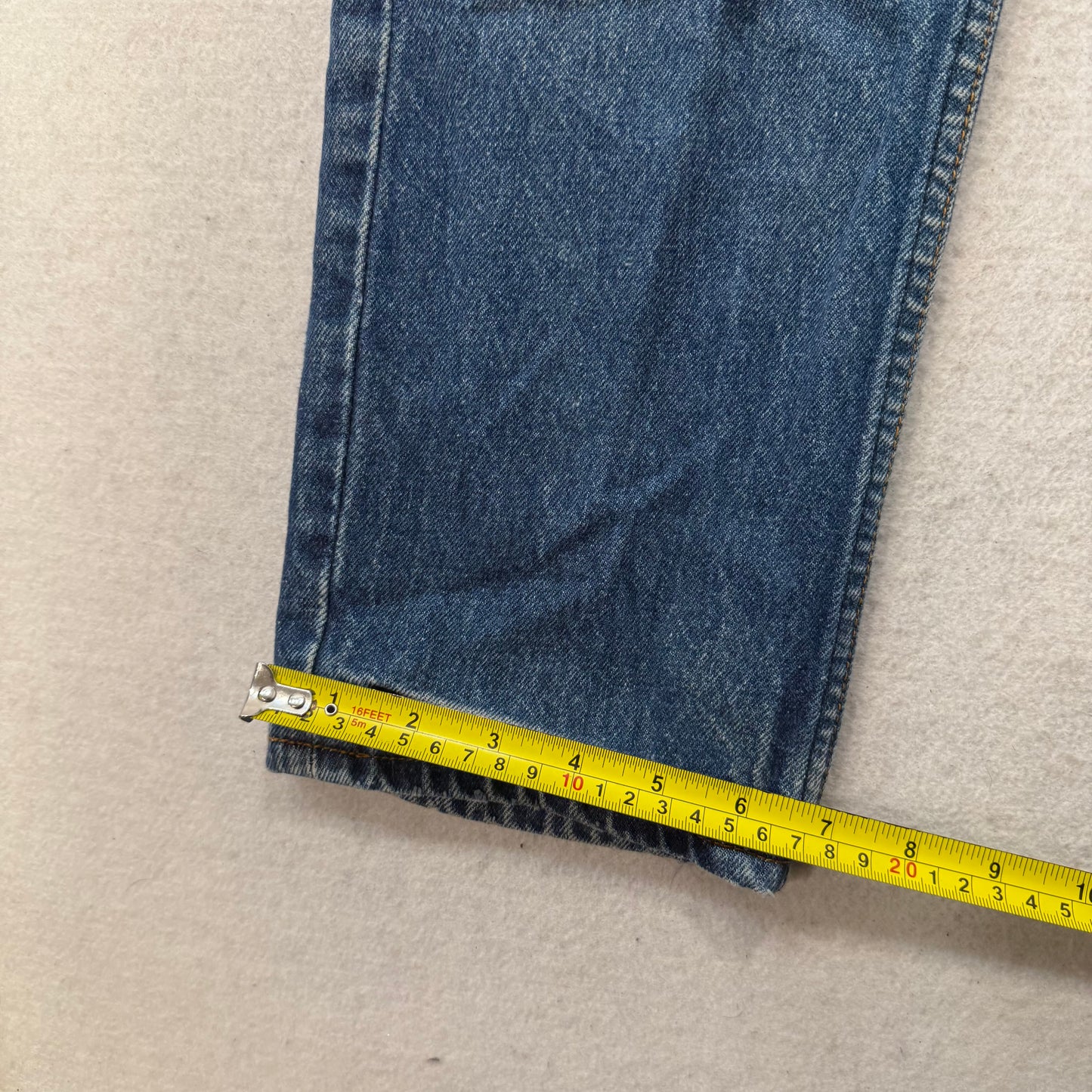 Levi's Strauss & Co. Women's Medium Wash Blue Denim Straight Leg Jeans Size 26