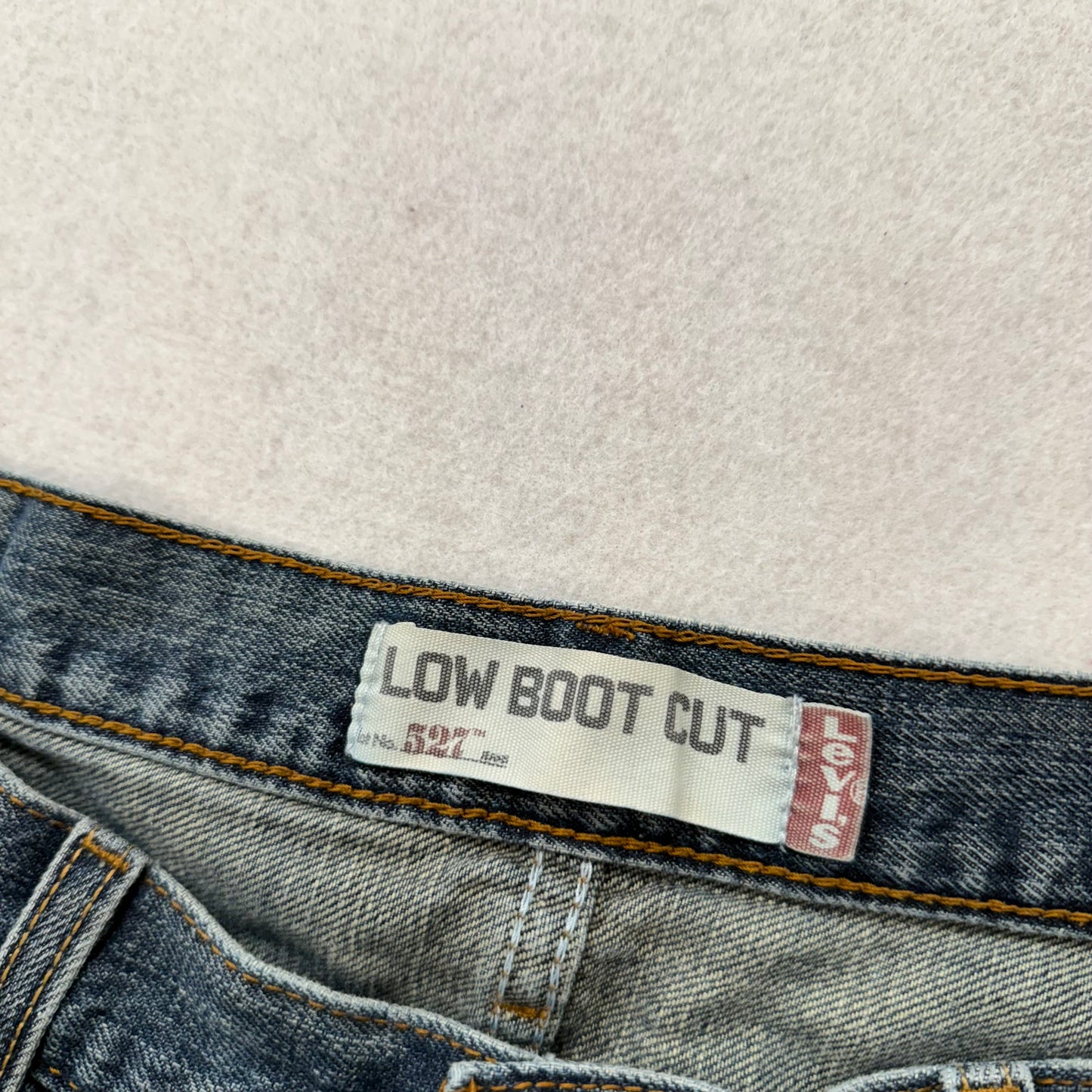 Levi's Strauss & Co. 527 Women's Blue Denim Low Bootcut Jeans Raw Hem Size 34
