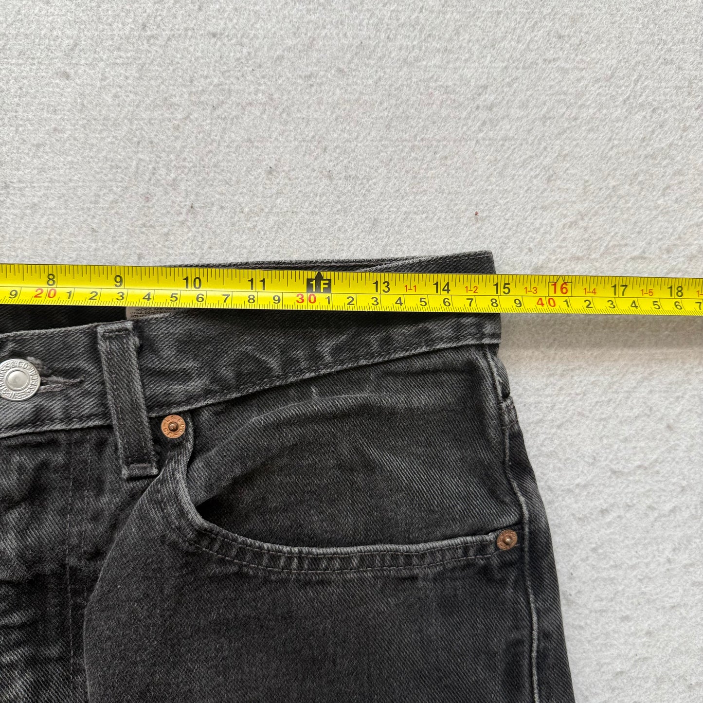 Levi's 505 Regular Fit Men's Black Denim Straight Leg Jeans Zip-Fly Size 31x32