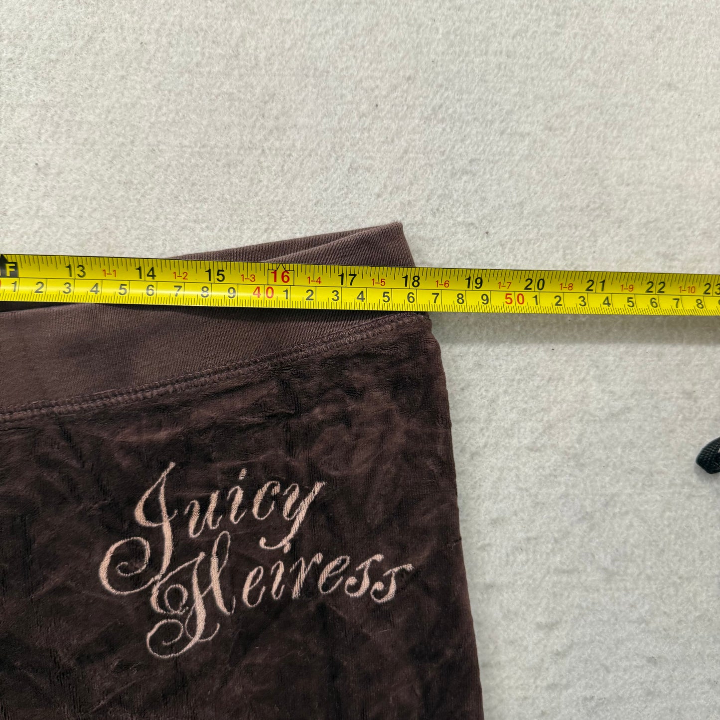Vintage Juicy Couture Juicy Heiress Women's Brown Velour Lounge Shorts Size L
