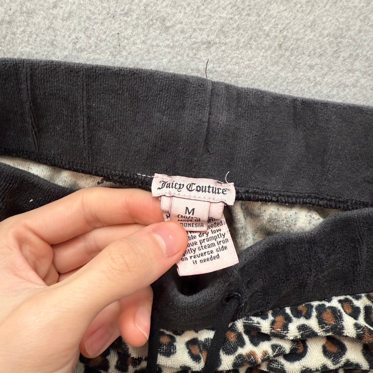 Juicy Couture Women's Leopard Print Velour Flared Track Pants Loungewear Size M