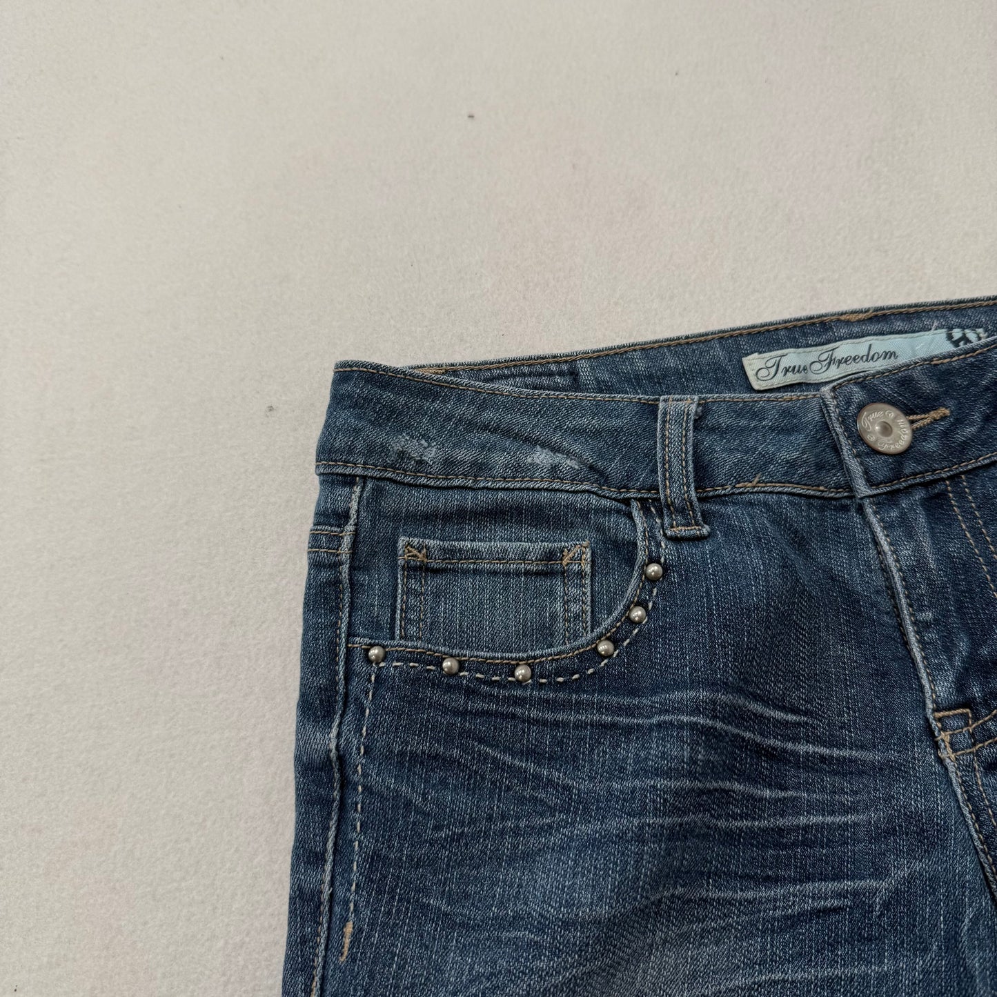 True Freedom Women's Medium Blue Denim Bootcut Jeans Bling Pocket Style Size 5