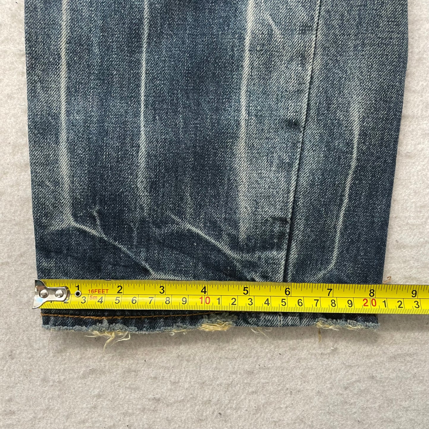 Akoo Brand Men's Blue Straight-Leg Distressed Ripped Knee Denim Jeans Size 36