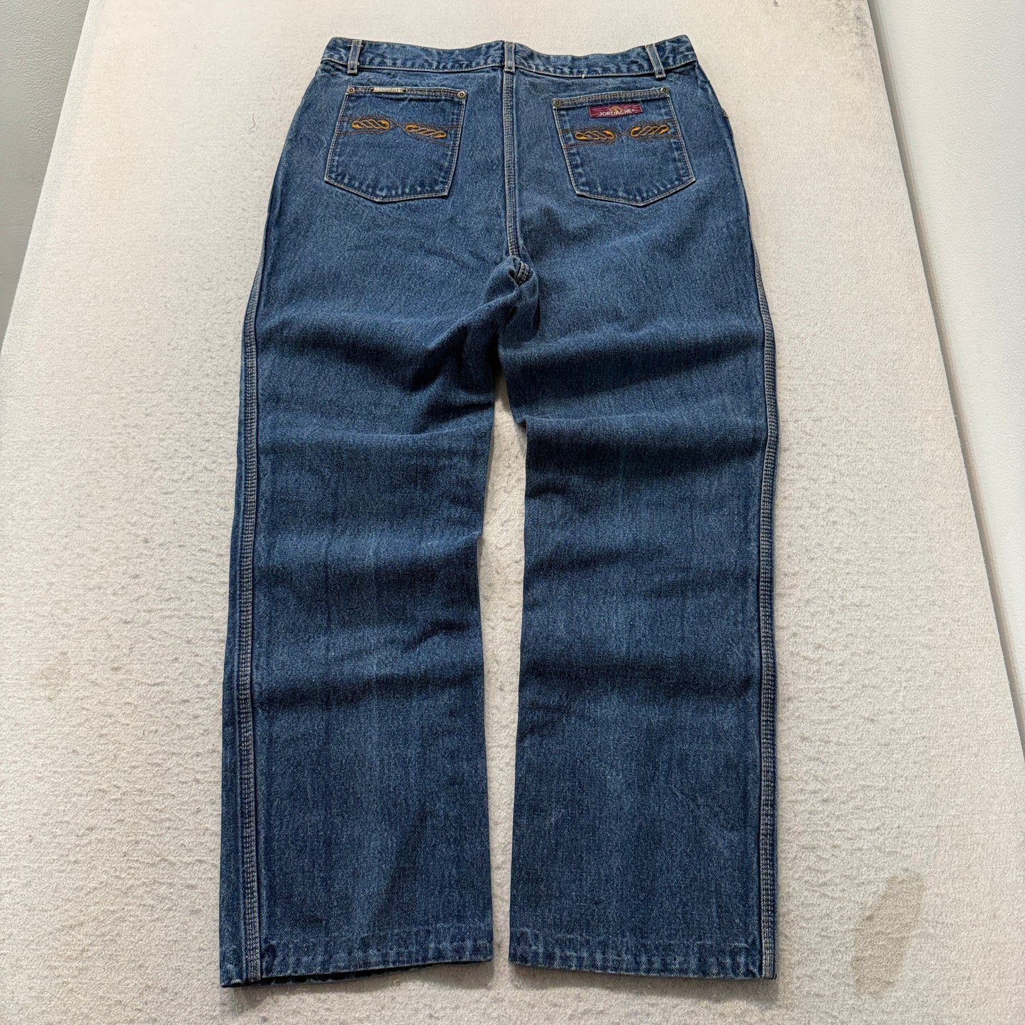 Vintage Jordache Men's Blue Denim Jeans Pockets Zip-Fly Logo Made in USA Size 36