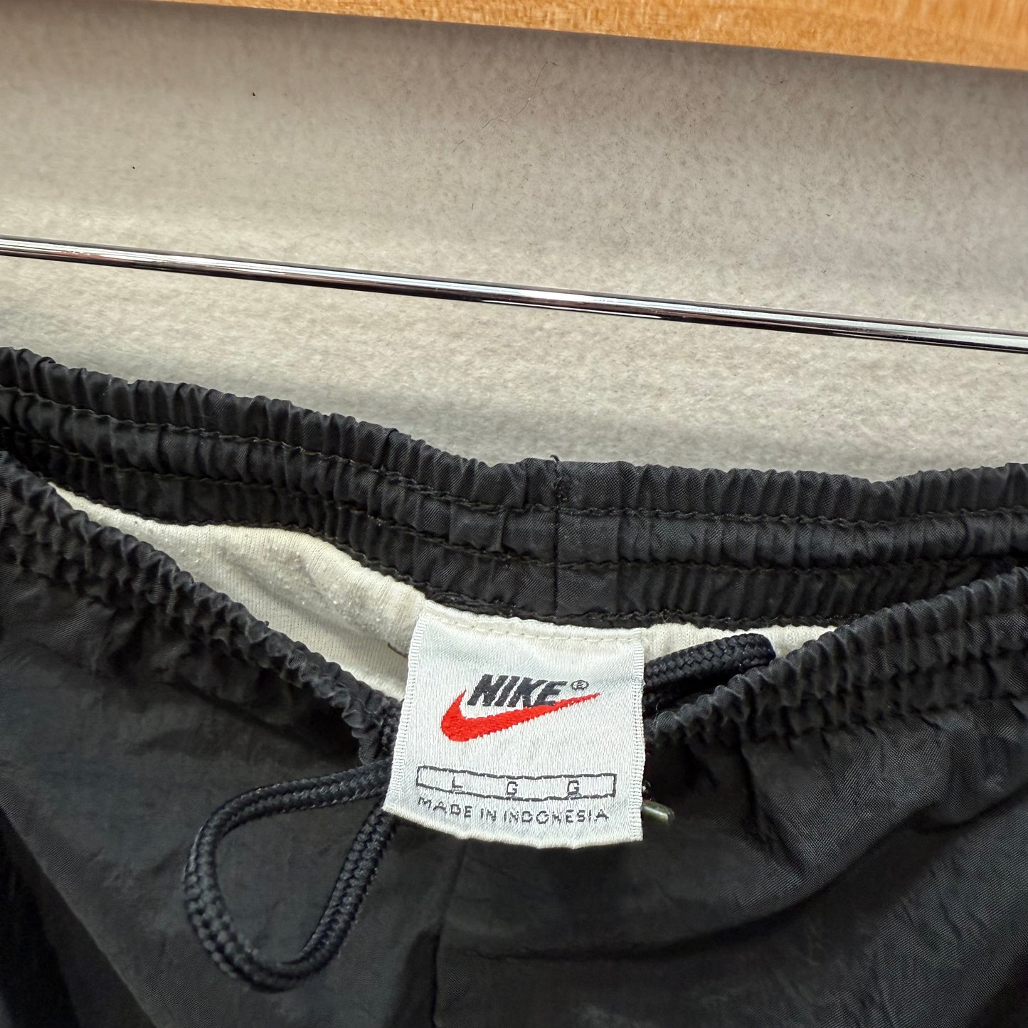 Nike Men's Black Straight Leg Track Pant Zippered Hem Pocket Performance Size L