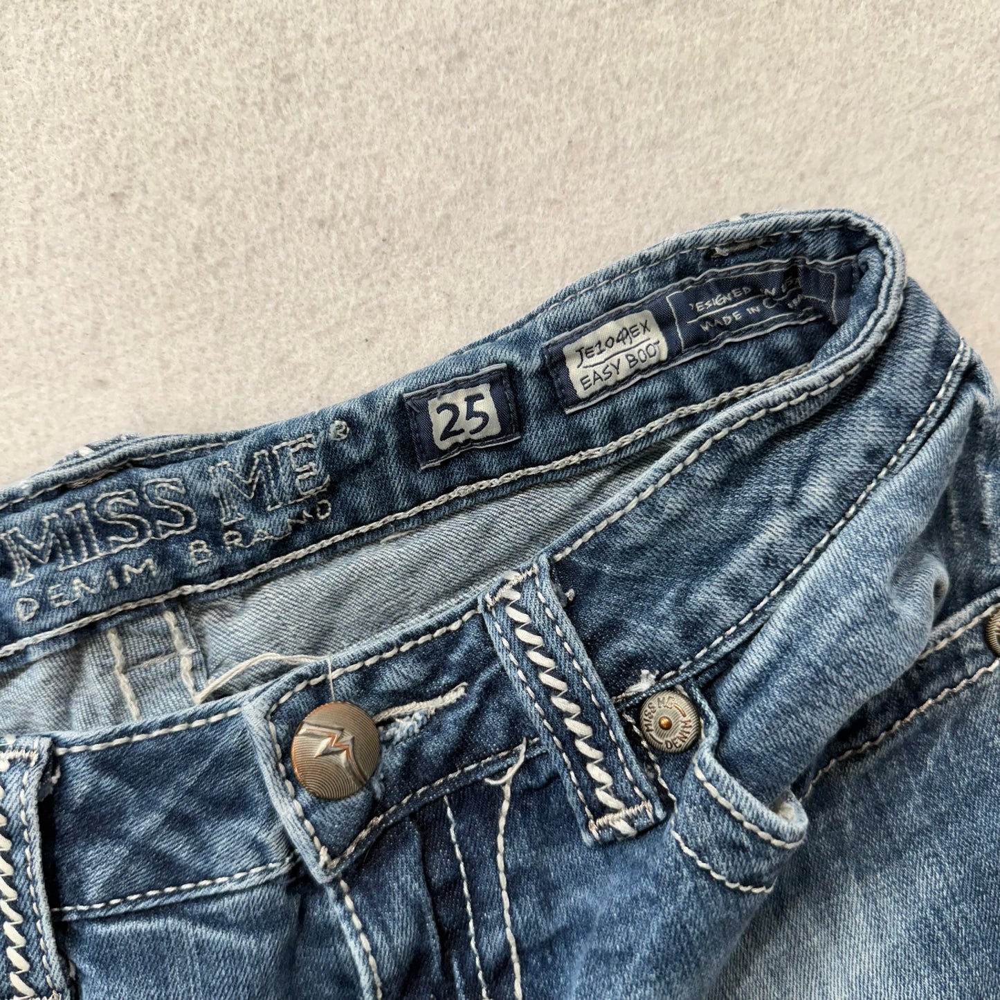 Miss Me Easy Boot Women Blue Bootcut Jeans Embellished Pocket Frayed Hem Size 25
