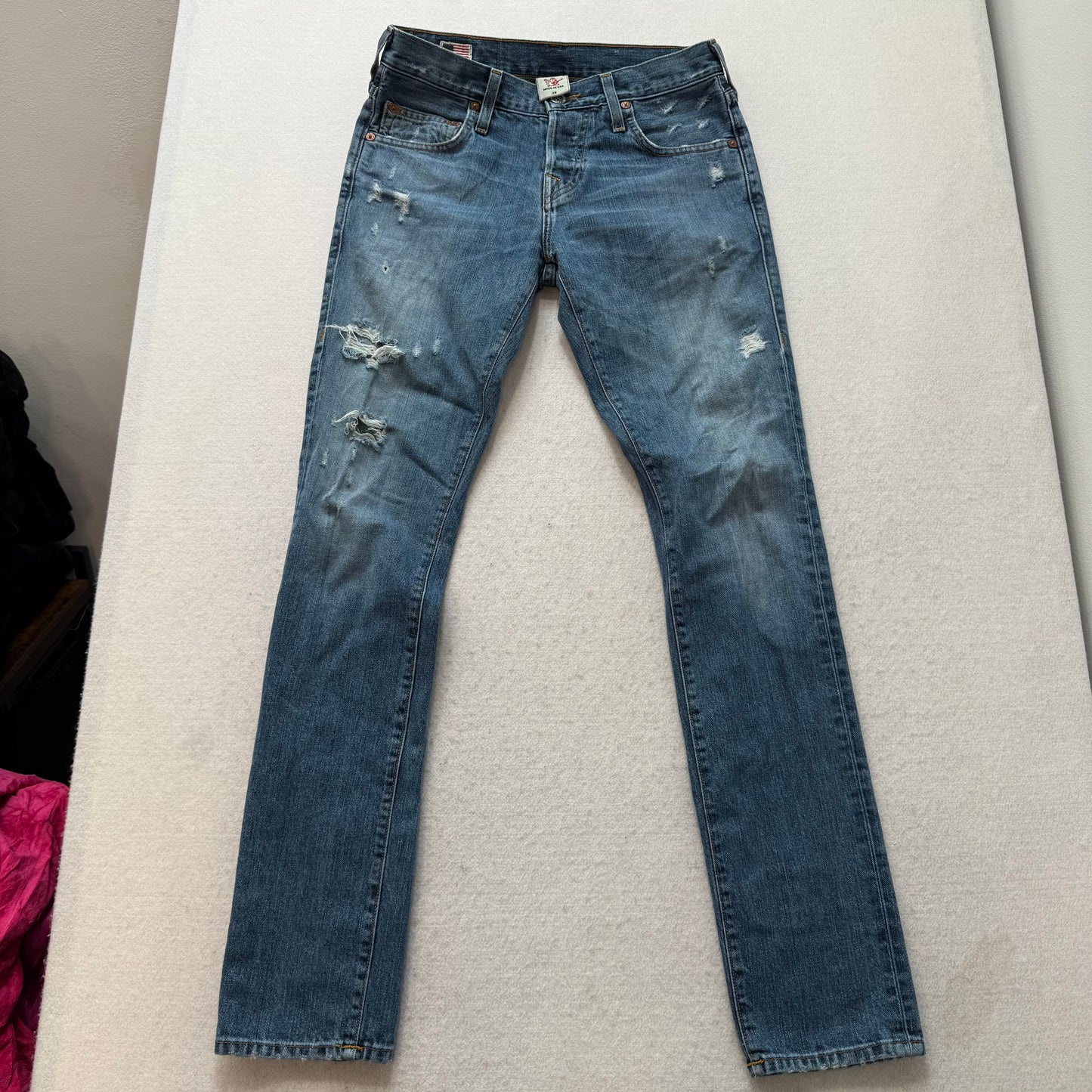 True Religion Men's Medium Wash Blue Denim Distressed Slim Fit Jeans Y2K Size 29