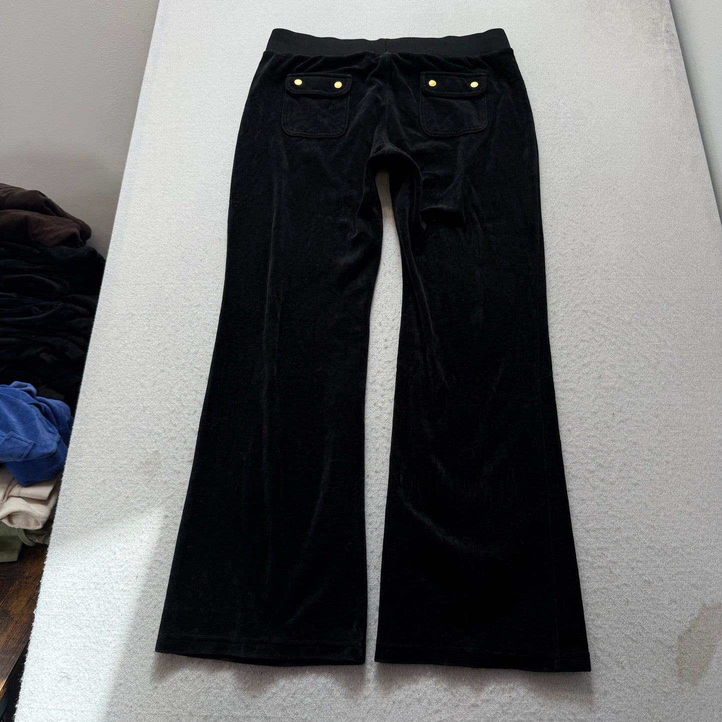 Juicy Couture Women's Black Velour Flared Track Pants Back Snap Pockets Size L