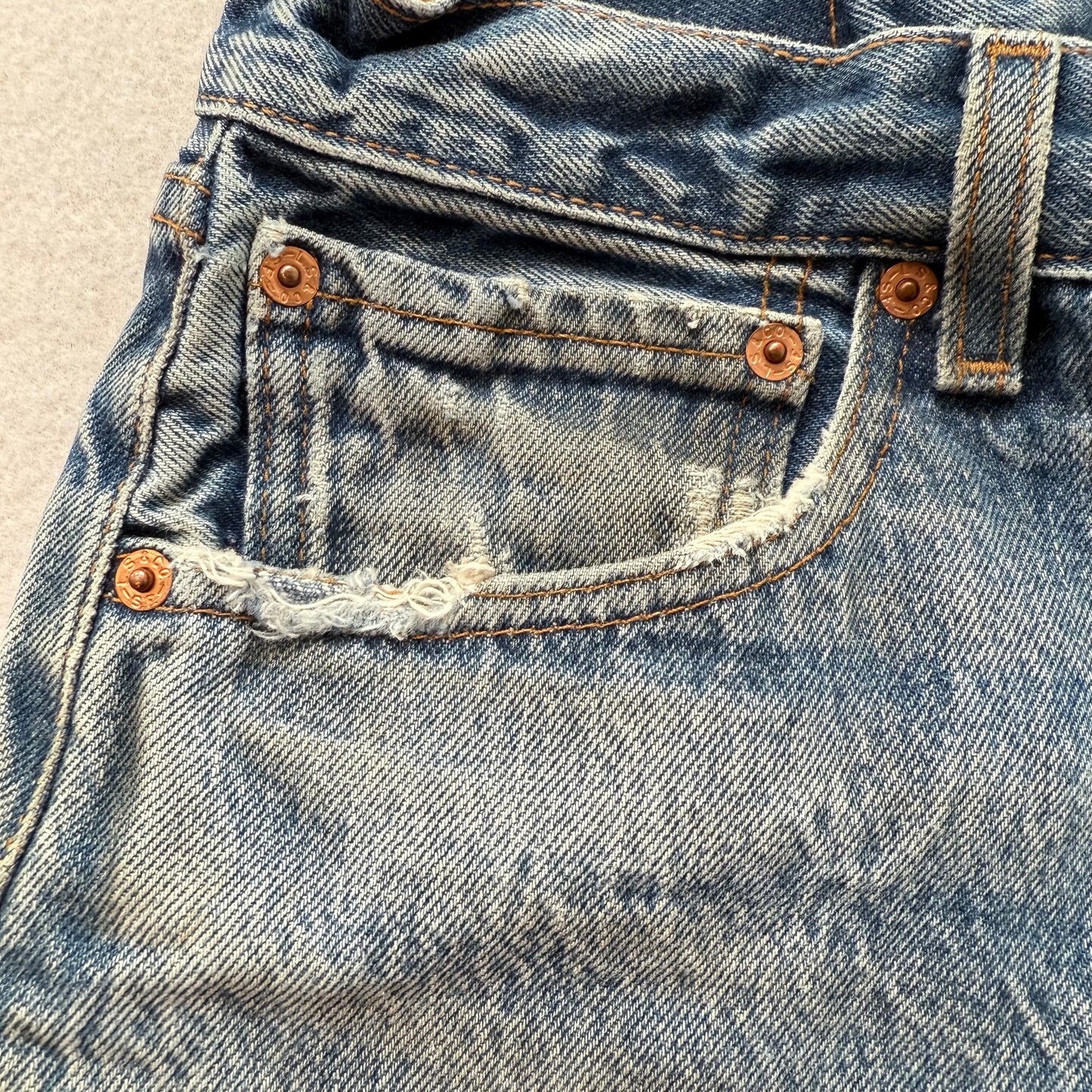 Levi's Strauss & Co. 501xx Men's Medium Blue Denim Straight Leg Jeans Size 35