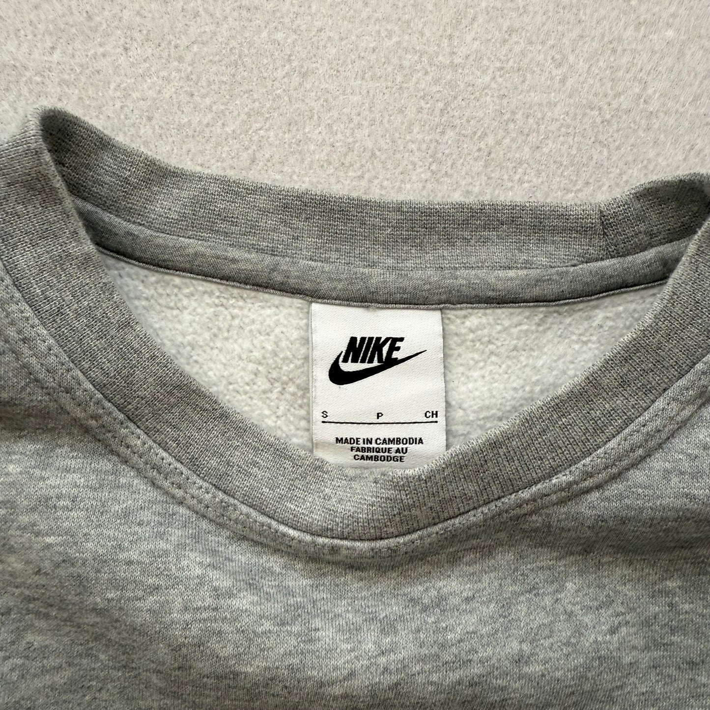 Nike Men's Gray Fleece Athletic Sweatshirt Swoosh Embroidered Logo Casual Size S