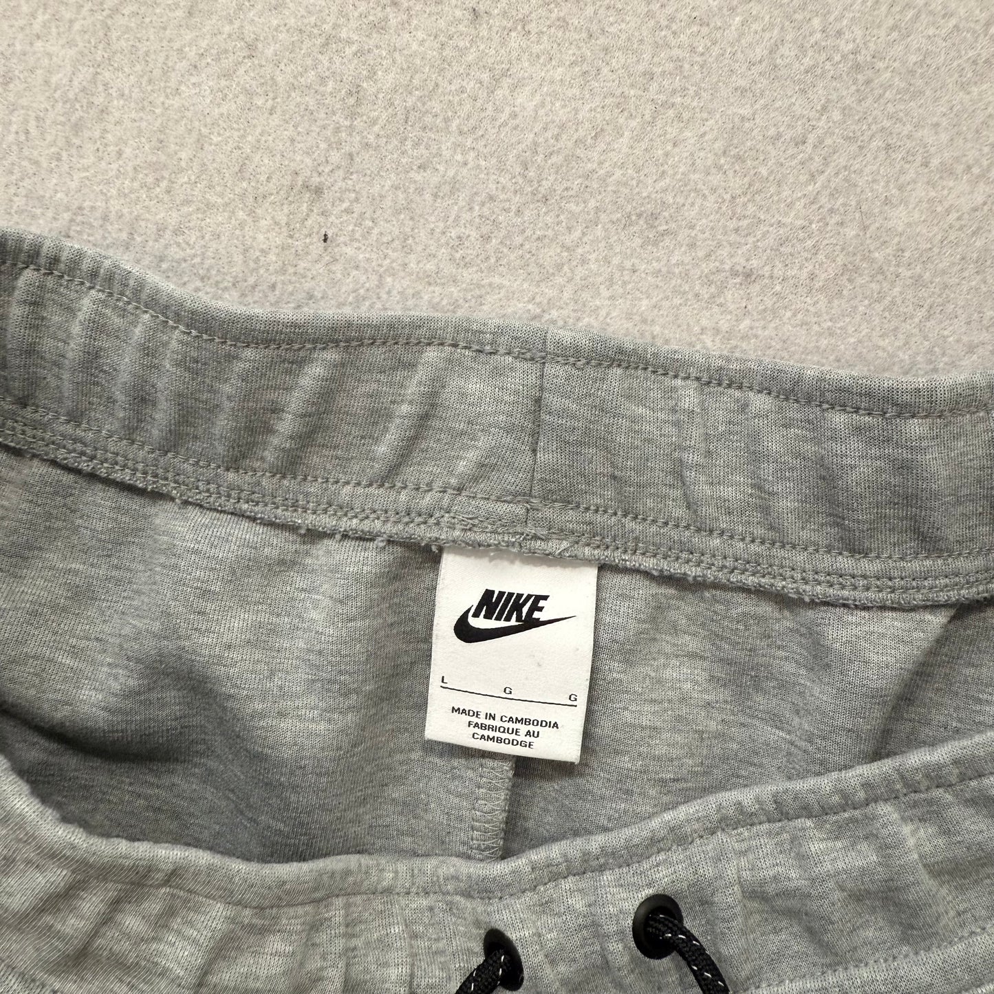 Nike Sportswear Men's Heather Gray Tech Fleece Joggers Pants Drawstring Size L