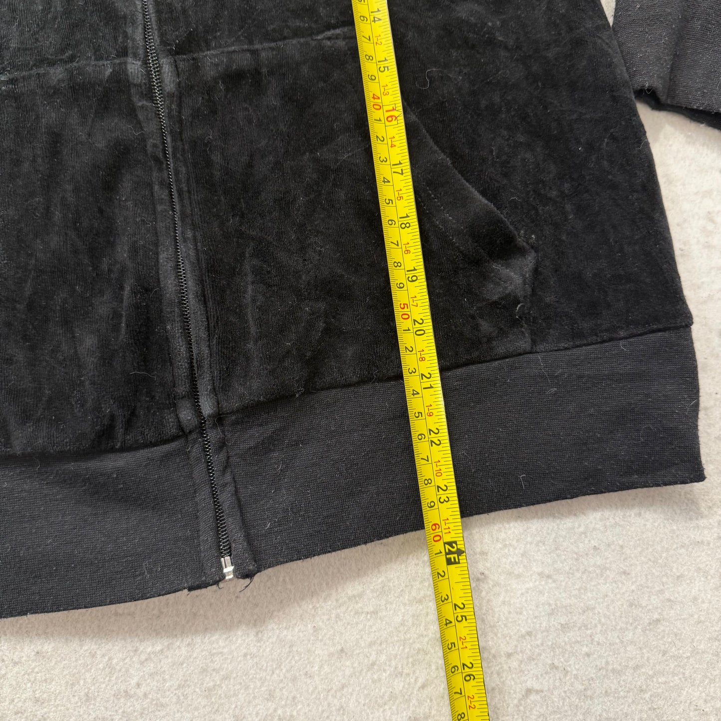 Vintage Juicy Couture Women Black Velour Zip-Up Hoodie Loungewear Pockets Size S