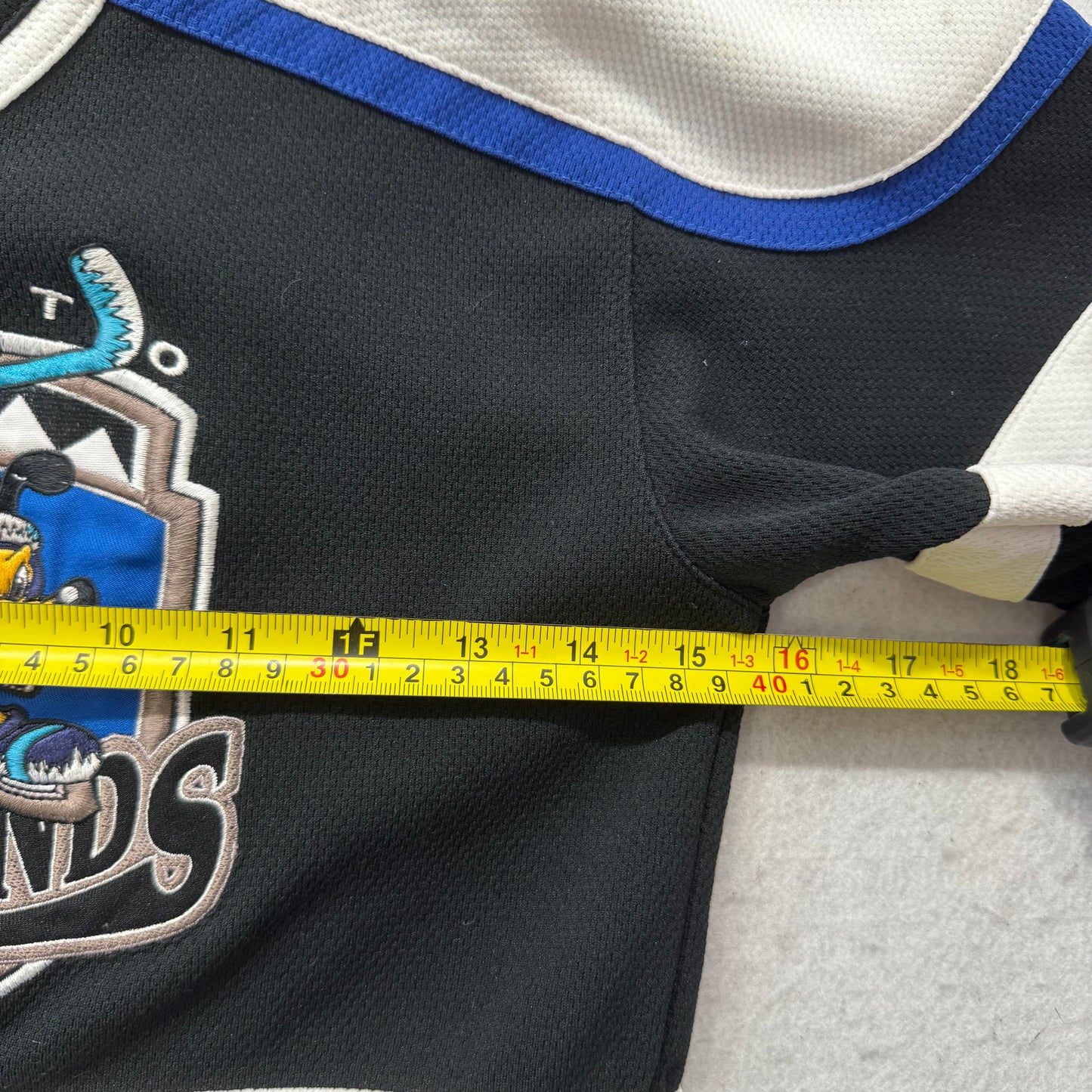 Vintage Disneyland Resort Pluto #K9 Kids Black Blue Icehounds Hockey Jersey Size S