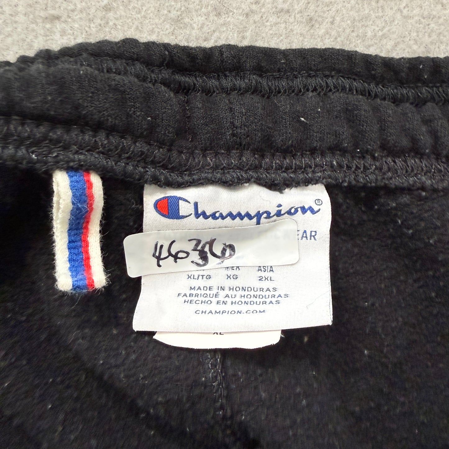 Champion Men's Black Fleece Cargo Shorts Pockets Elastic Waistand Logo Size W33