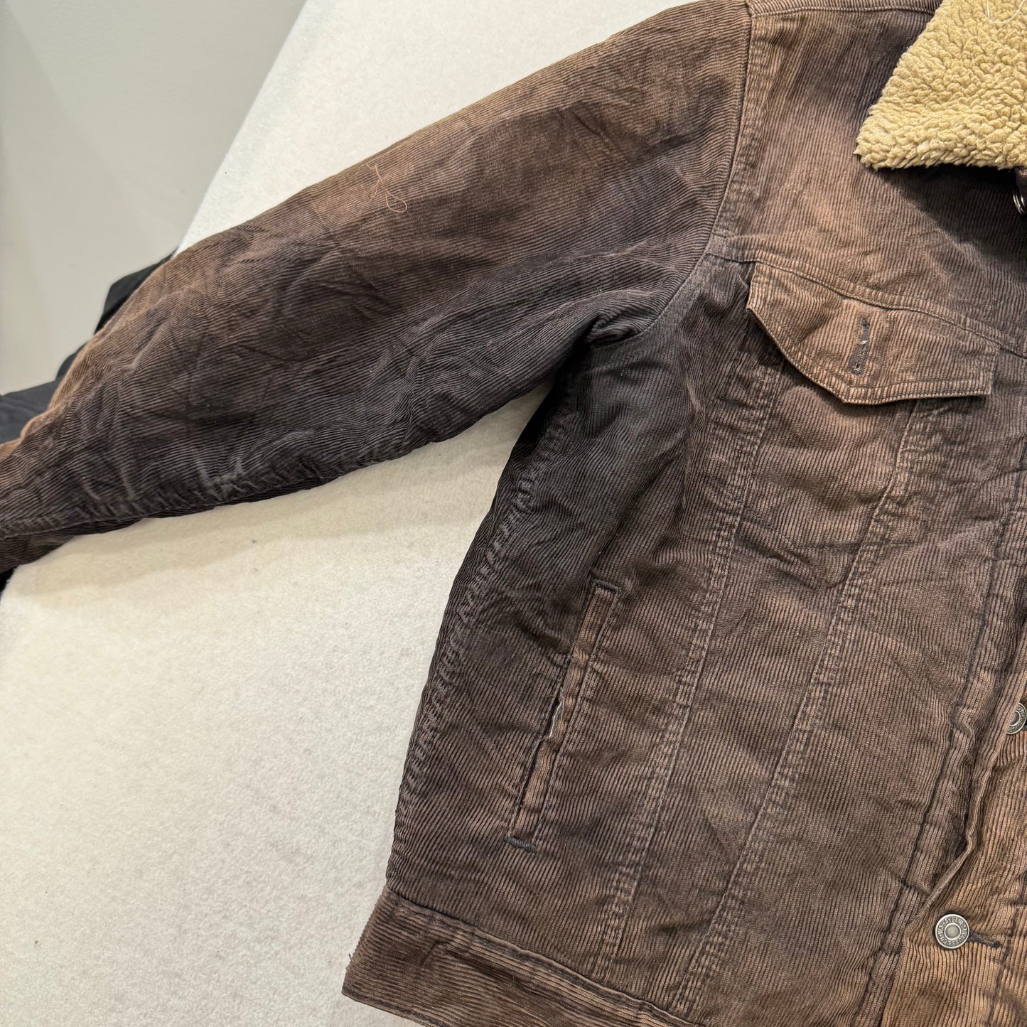 Levi Strauss & Co. Dark Brown Cotton Sherpa-Lined Corduroy Trucker Jacket Size M