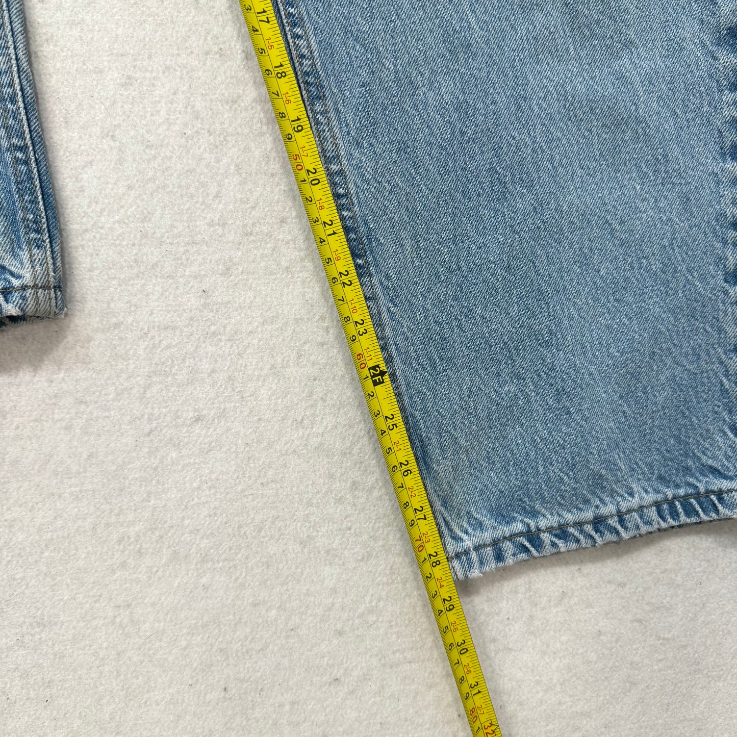 Carhartt Men's Light Wash Blue Denim Relaxed Fit Straight Leg Jeans Logo Size 36