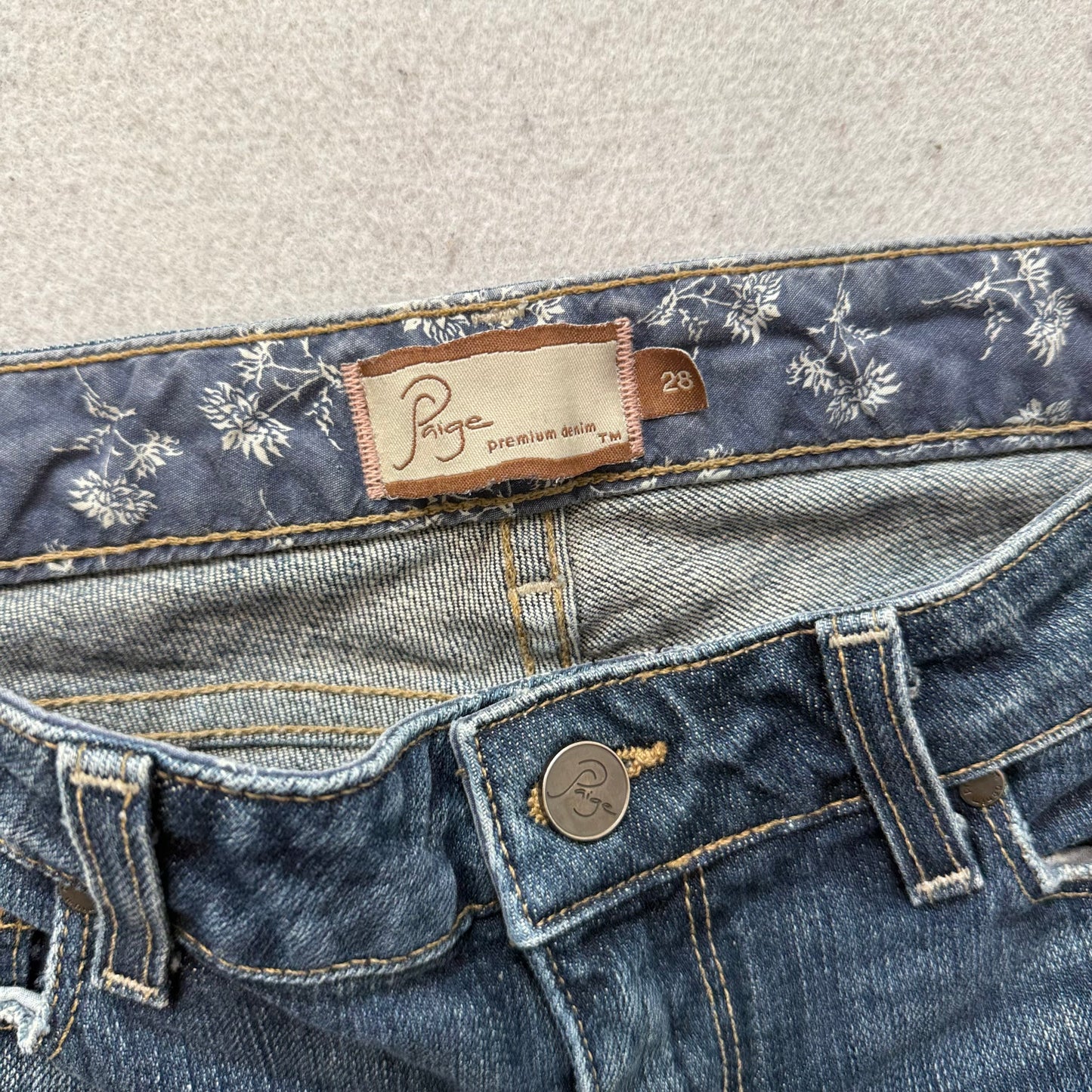 Paige Premium Women's Blue Flared Denim Jeans Embroidered Back Pocket Size 28