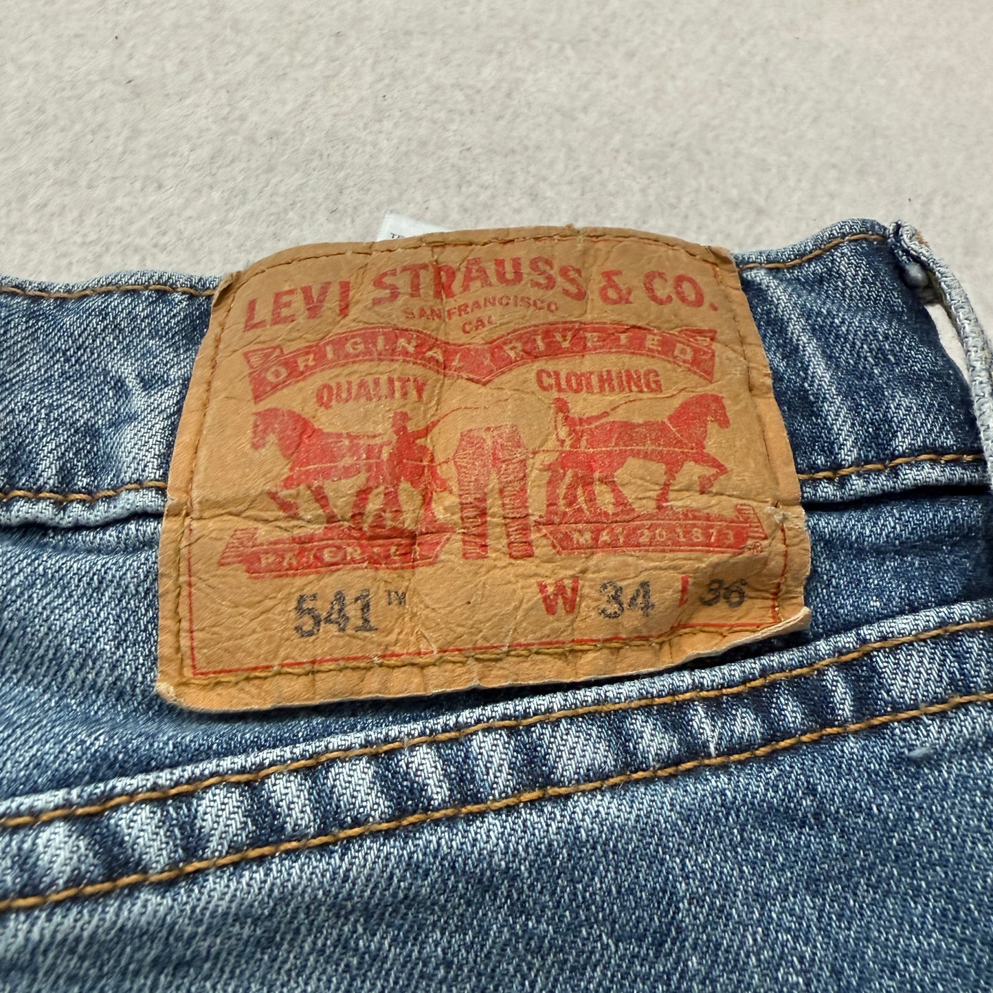 Levi's 541 Men's Blue Straight Denim Jeans Zip-Fly Pockets Classic Size W34xL36