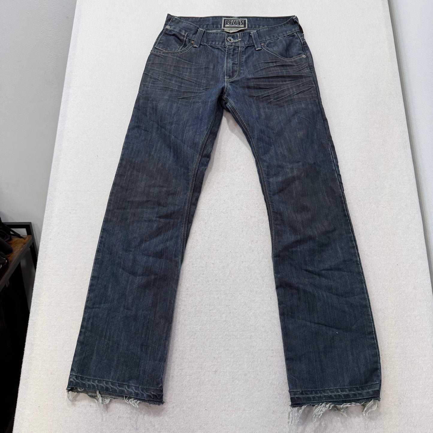 Levi's 514 Men's Blue Denim Slim Straight Jeans Button-Flap Back Pockets Size 30