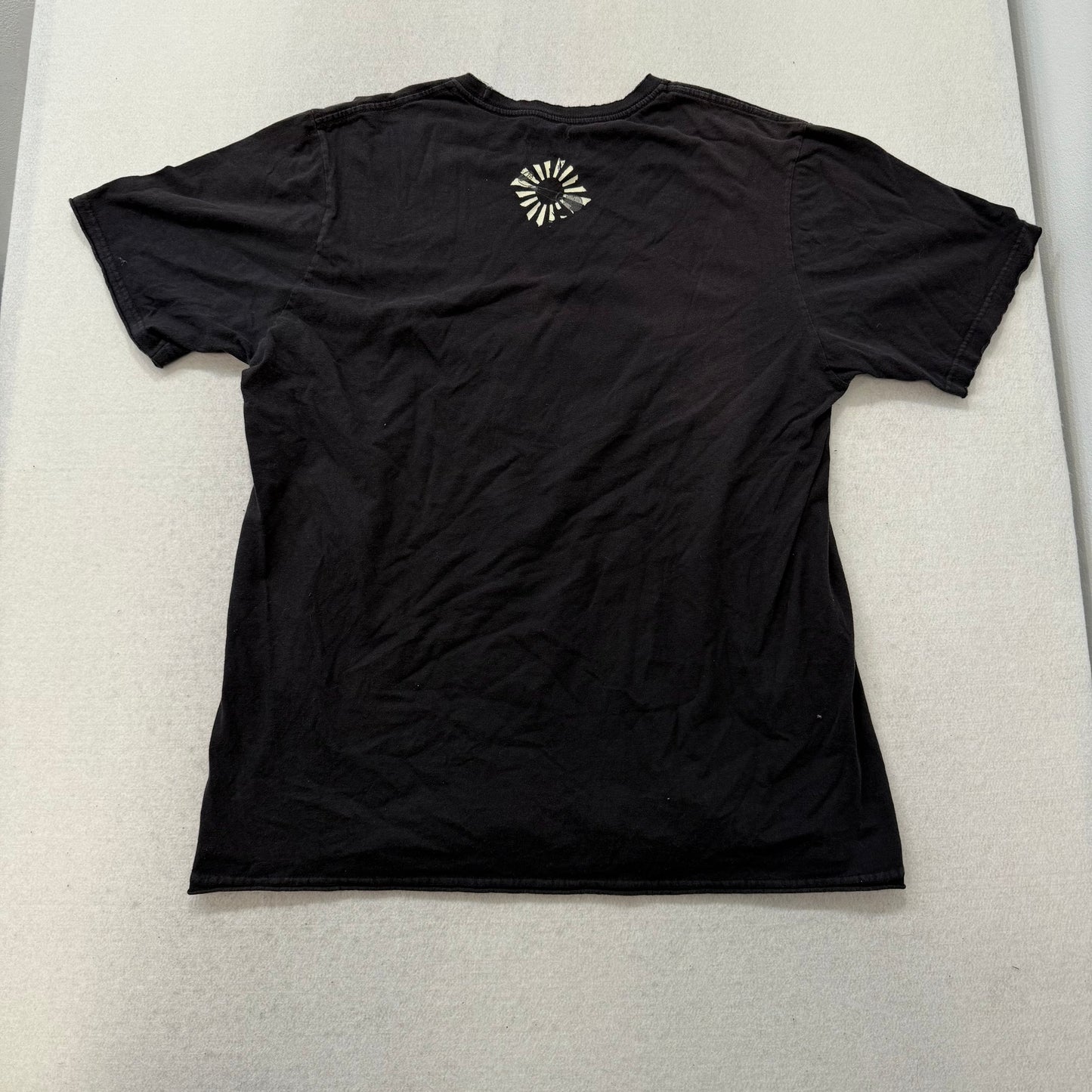 Old Navy Men's Faded Black Cotton T-Shirt Short Sleeves Graphic Tee Y2K Size L