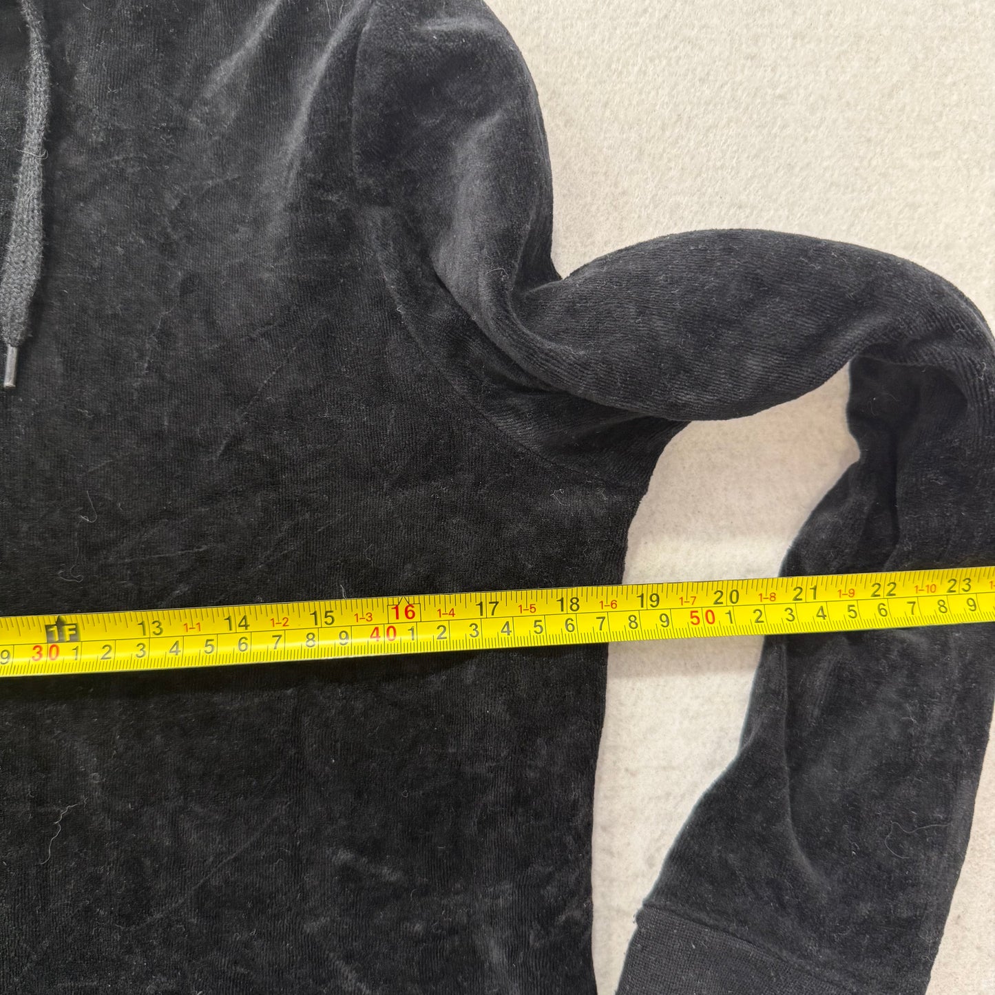 Vintage Juicy Couture Women Black Velour Zip-Up Hoodie Loungewear Pockets Size S