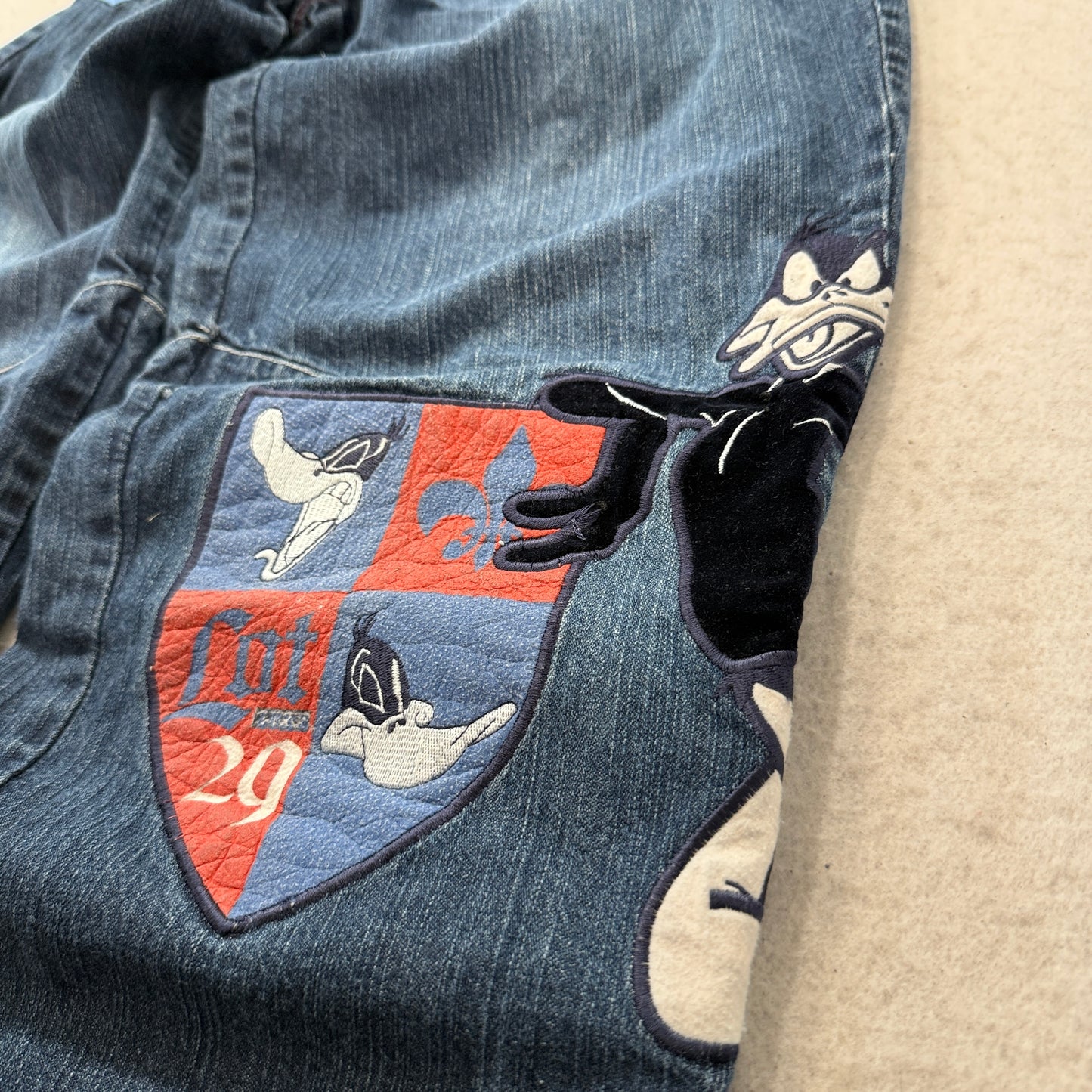 Vintage Lot 29 Luxe Men Blue Baggy Denim Jeans Looney Tune Daffy Duck Patch - 32