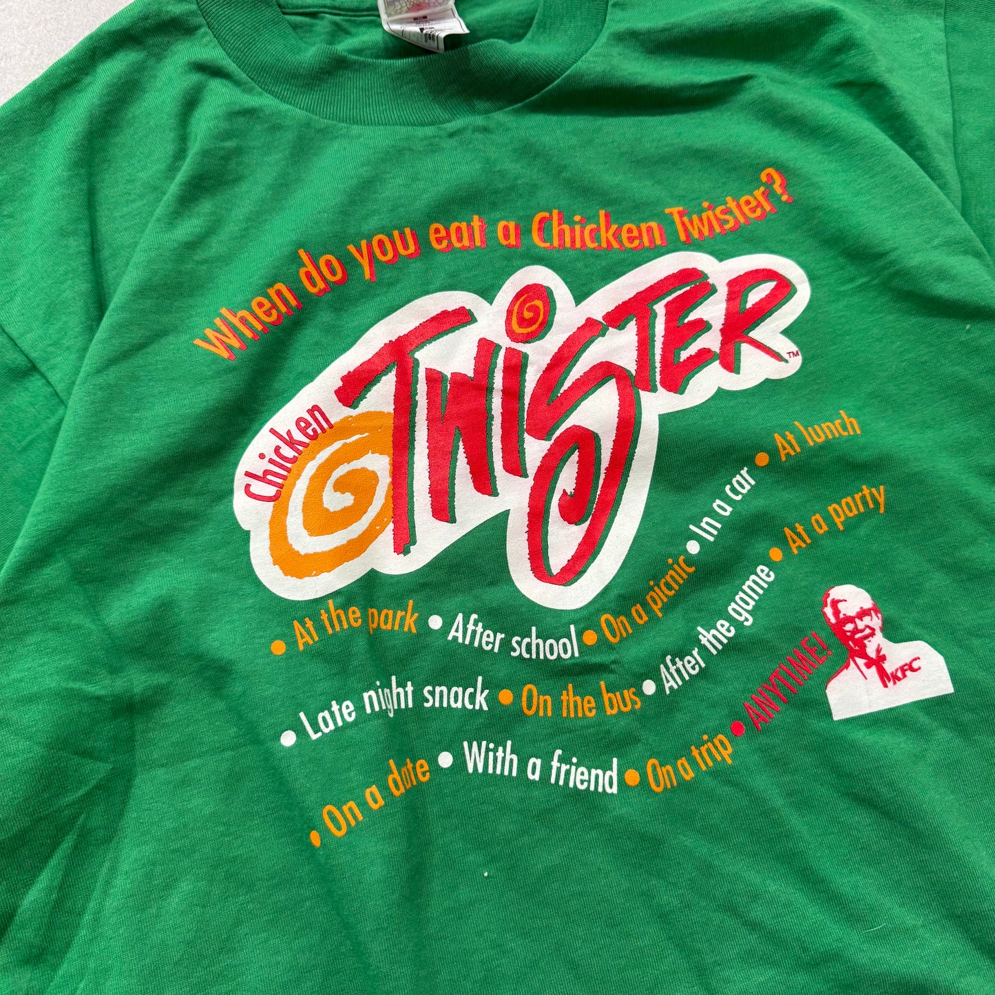 Fruit of the Loom Men's Kelly Green Cotton T-Shirt Short Sleeves Graphic Size M
