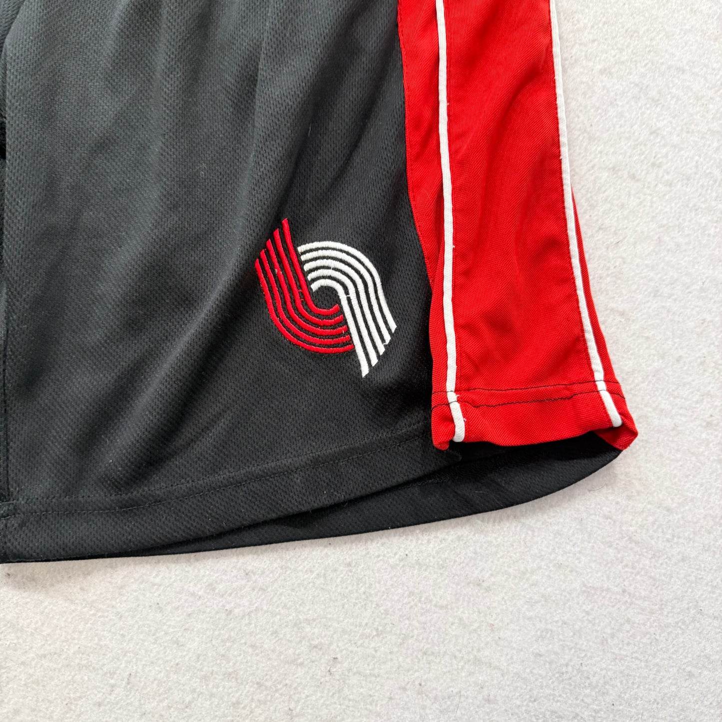 NBA Portland Trail Mens Black Red Polyester Blazers Basketball Shorts Y2K Size L