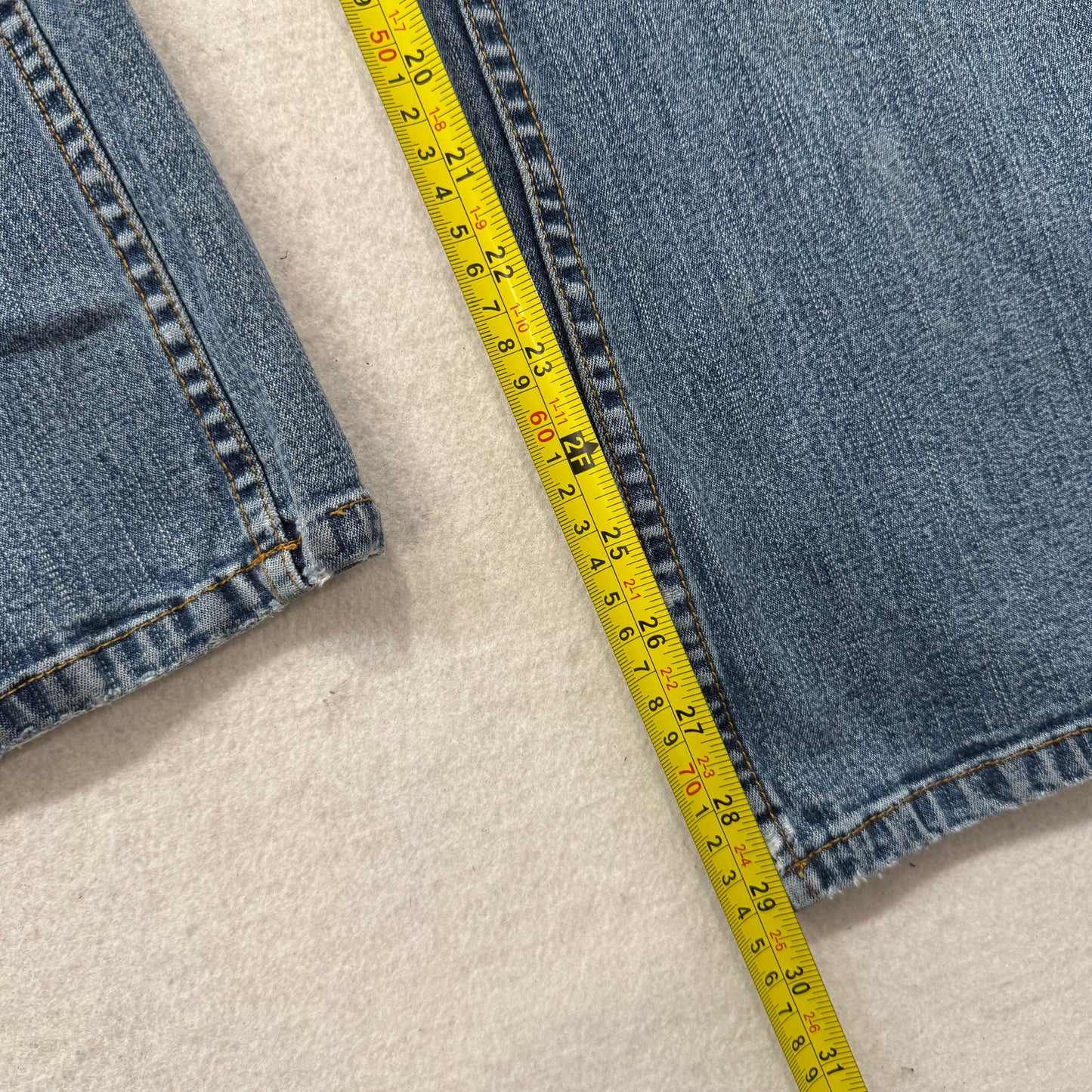 L.L.Bean Women's Medium Wash Blue Denim Straight Leg Jeans Stretched Size 14