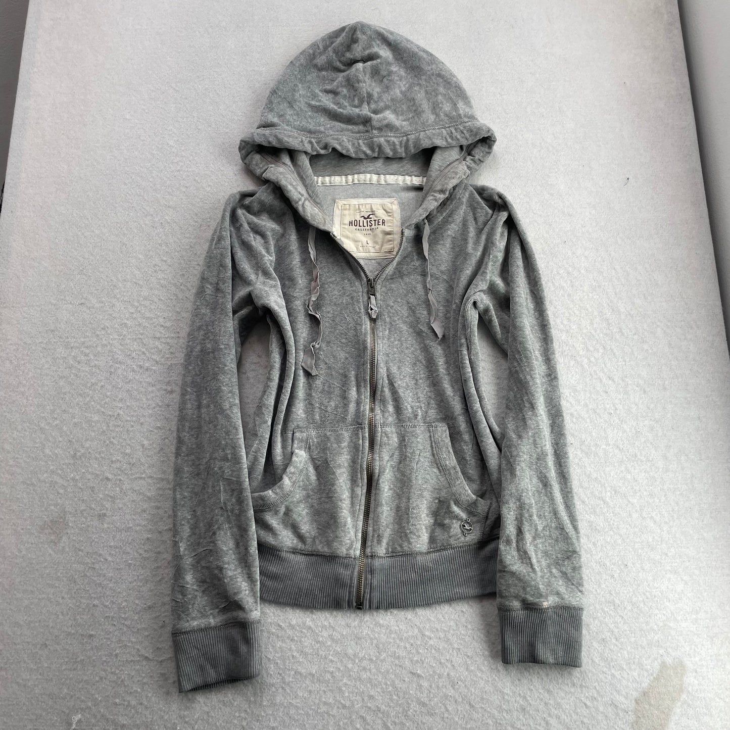 Hollister Women's Gray Velour Zip-Up Hoodie Drawstring Pockets Loungewear Size L