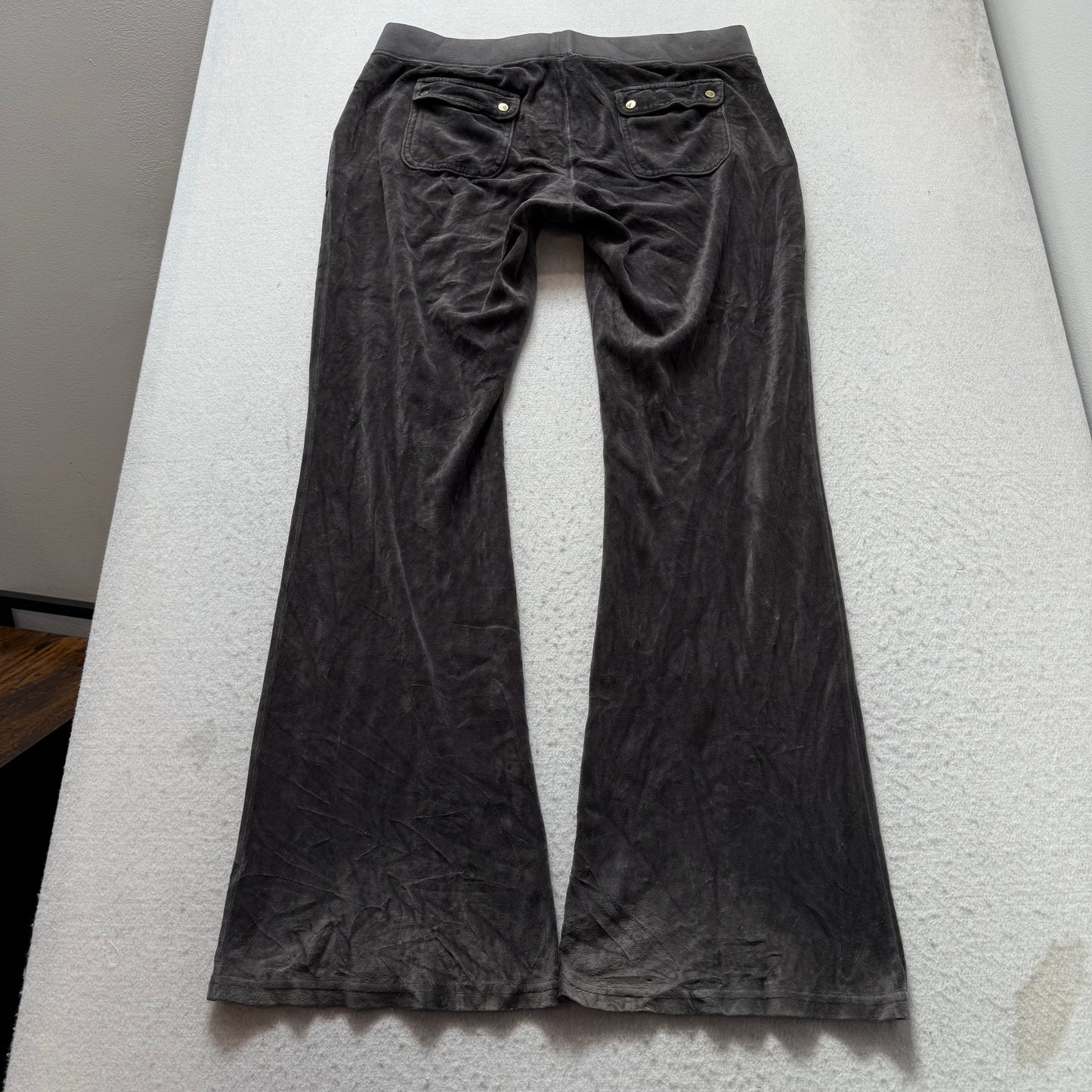 Juicy Couture Women's Charcoal Gray Velour Flare Track Pant Back Pockets Size L