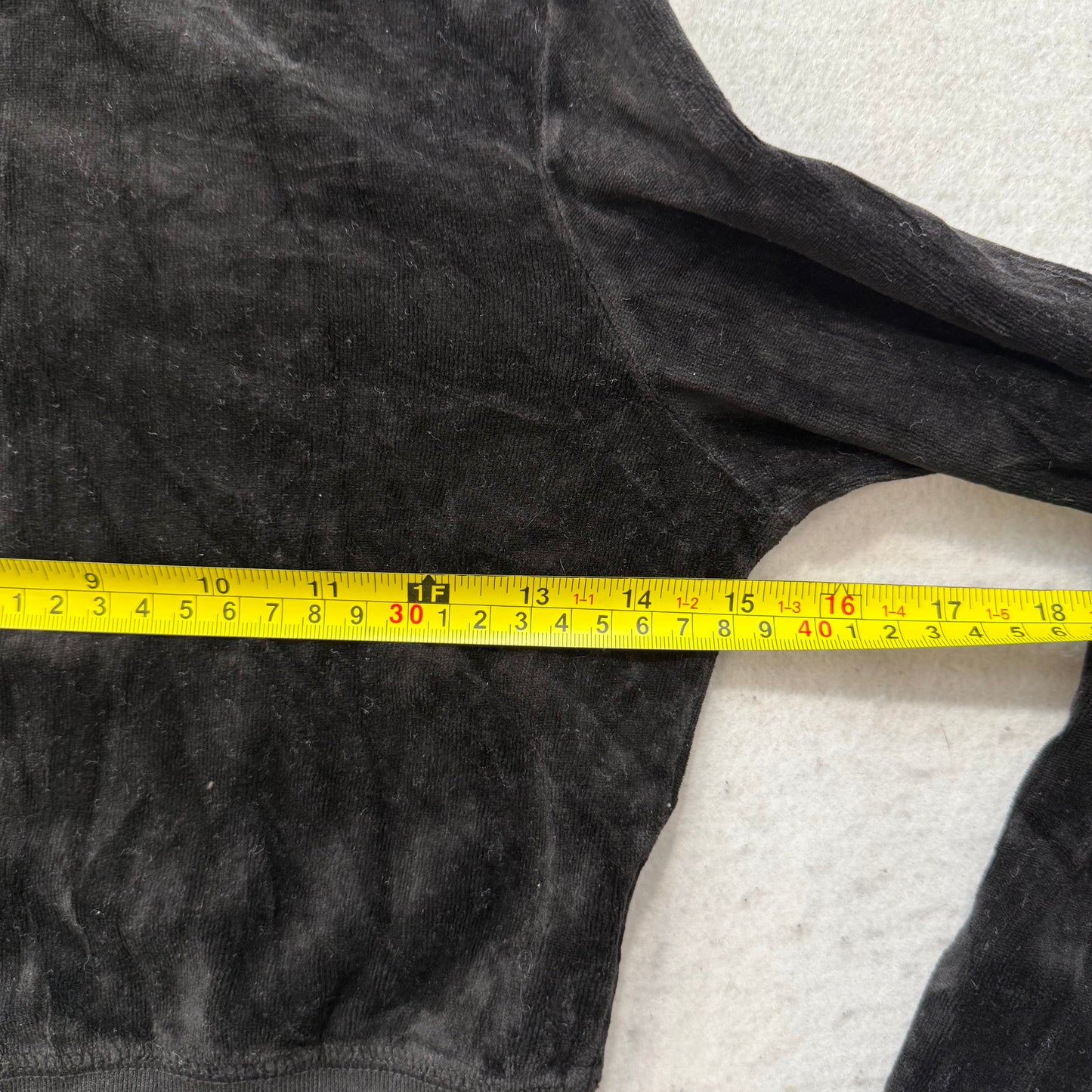 2003 Vintage Juicy Couture Women's Black Velour Zip-Up Cropped Hoodie Y2k Size P
