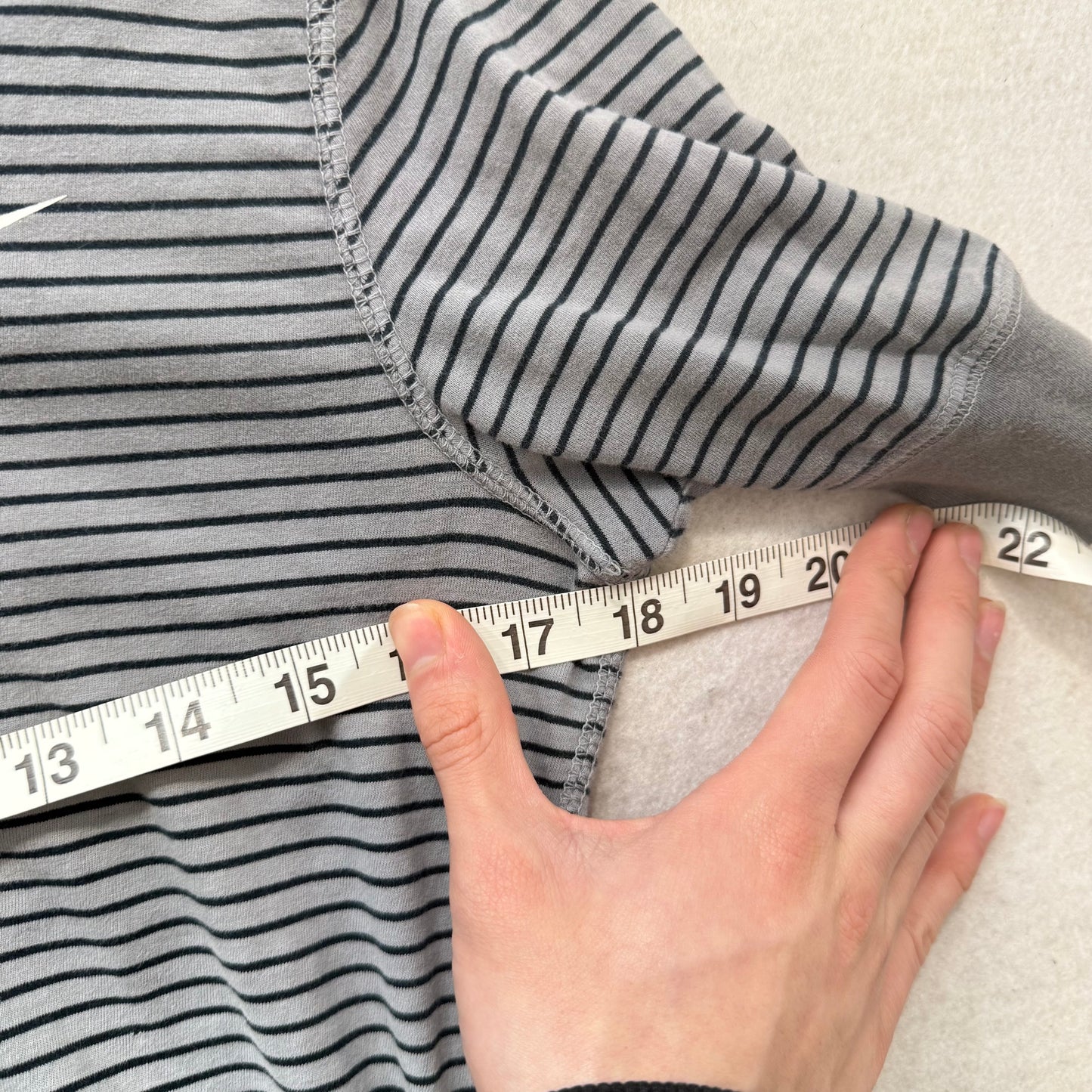 Nike Y2K Gray Striped Short Sleeve Full Zip Hoodie Kangaroo Pocket Size M