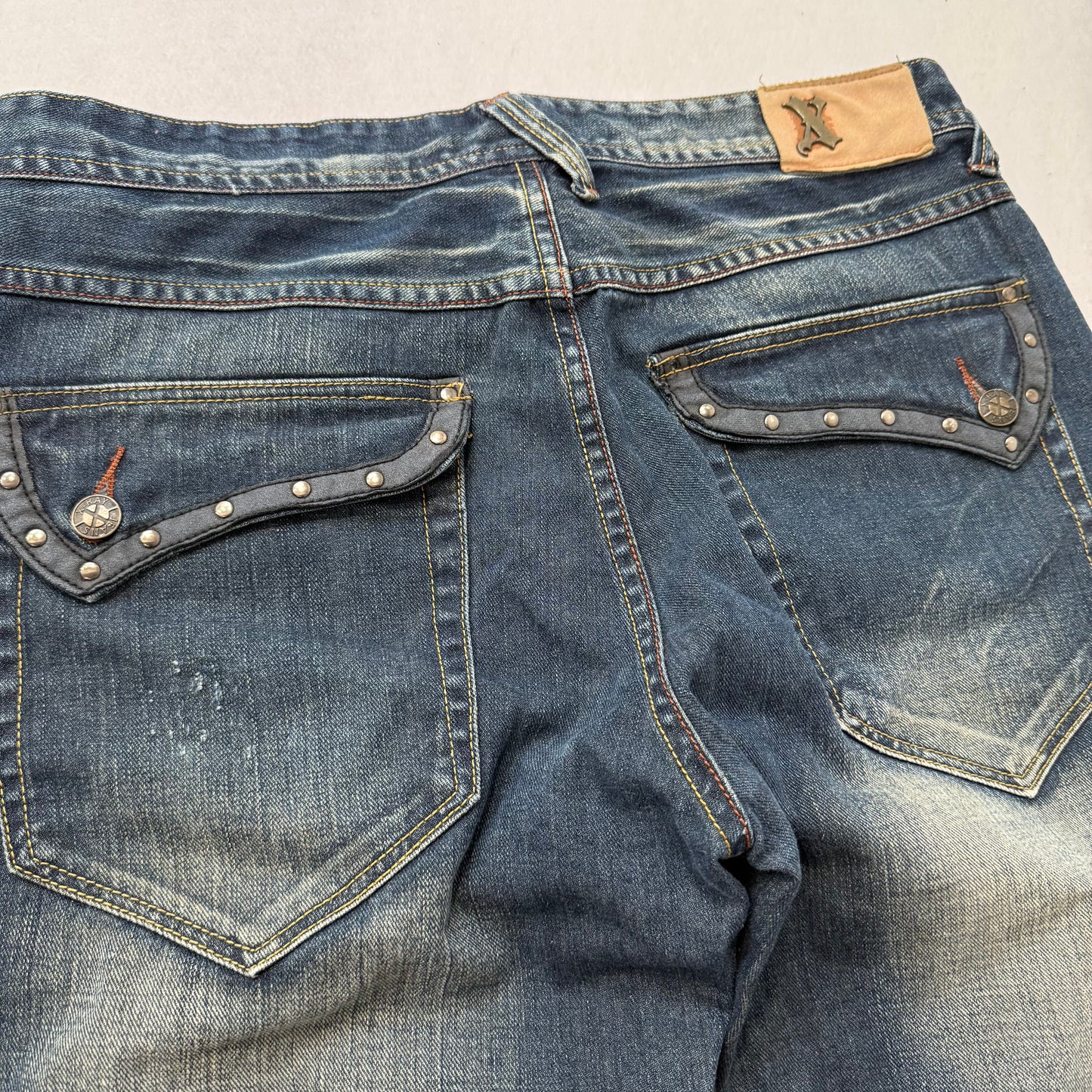 XRay denim blue studded pocket straight leg jeans size 36x32 - Clean Curriculums 