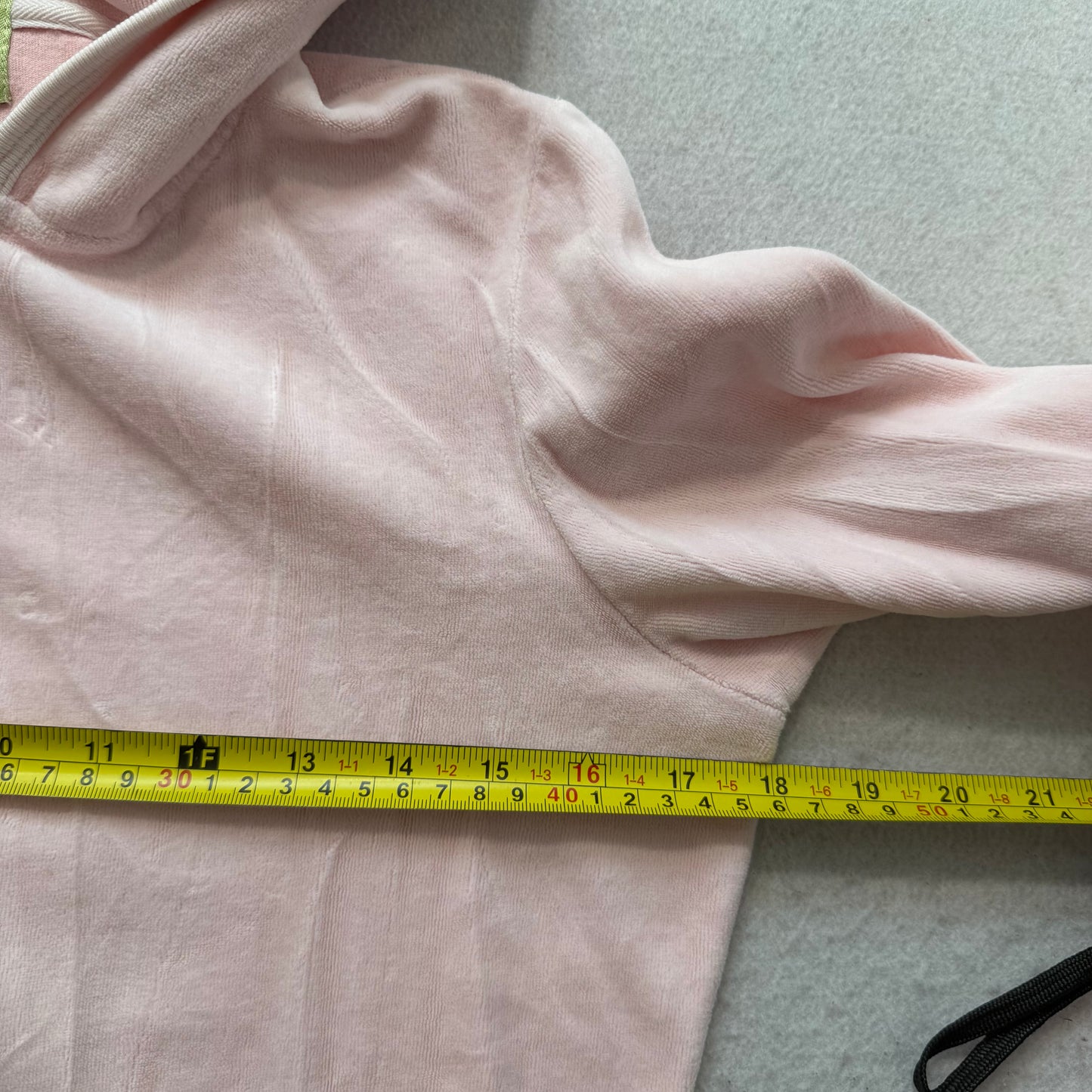 2003 Vintage Juicy Couture Women's Light Pink Velour Zip-Up Hoodie Y2K Size L