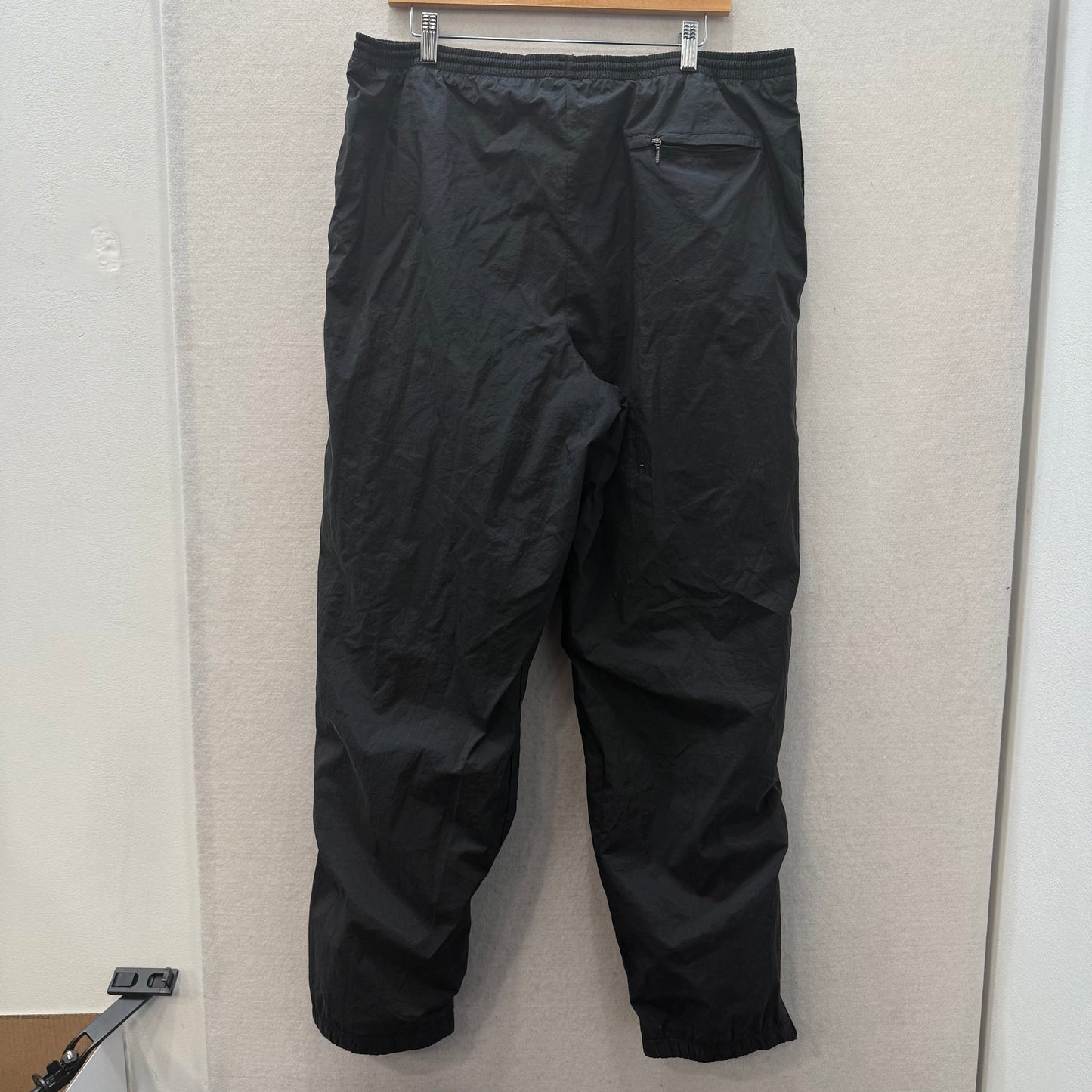 Nike Men's Black Straight Leg Track Pant Zippered Hem Pocket Performance Size L