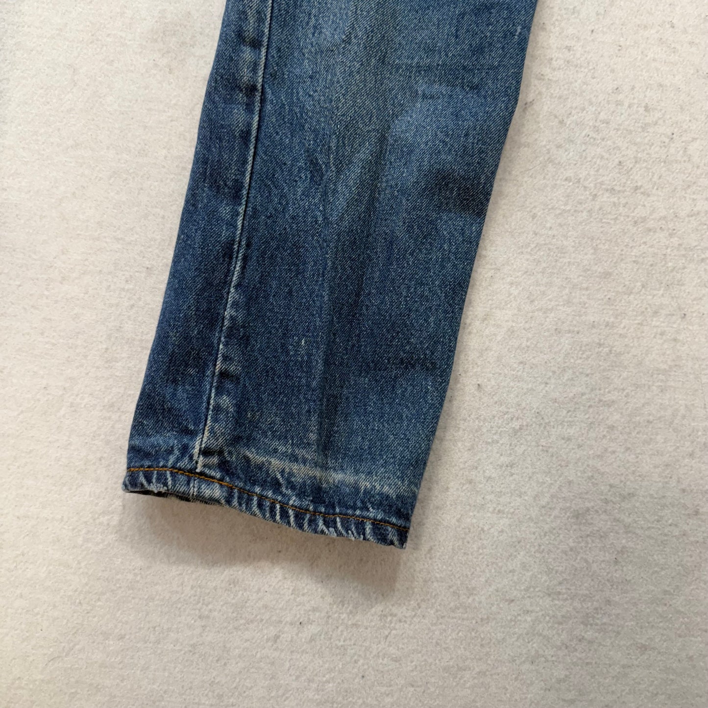 Levi's Strauss & Co. Women's Medium Wash Blue Denim Straight Leg Jeans Size 26