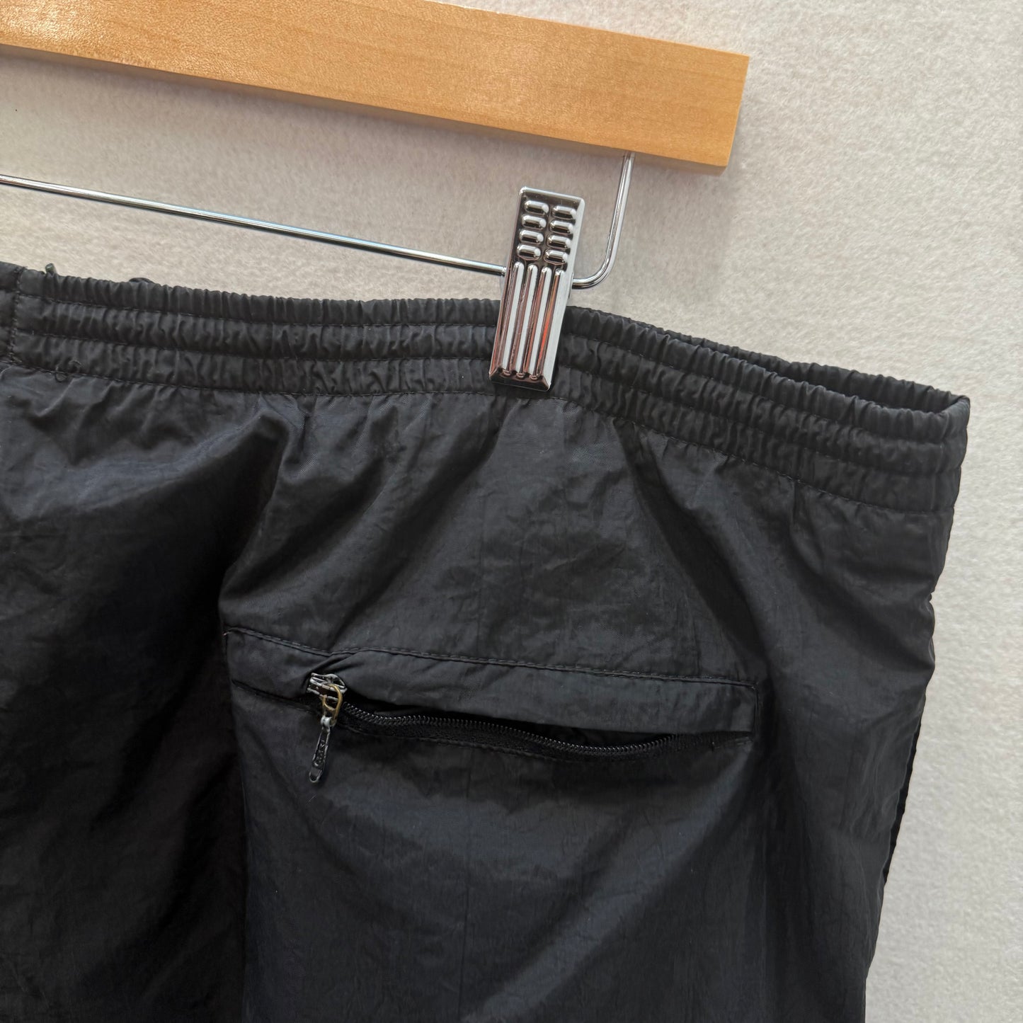 Nike Men's Black Straight Leg Track Pant Zippered Hem Pocket Performance Size L