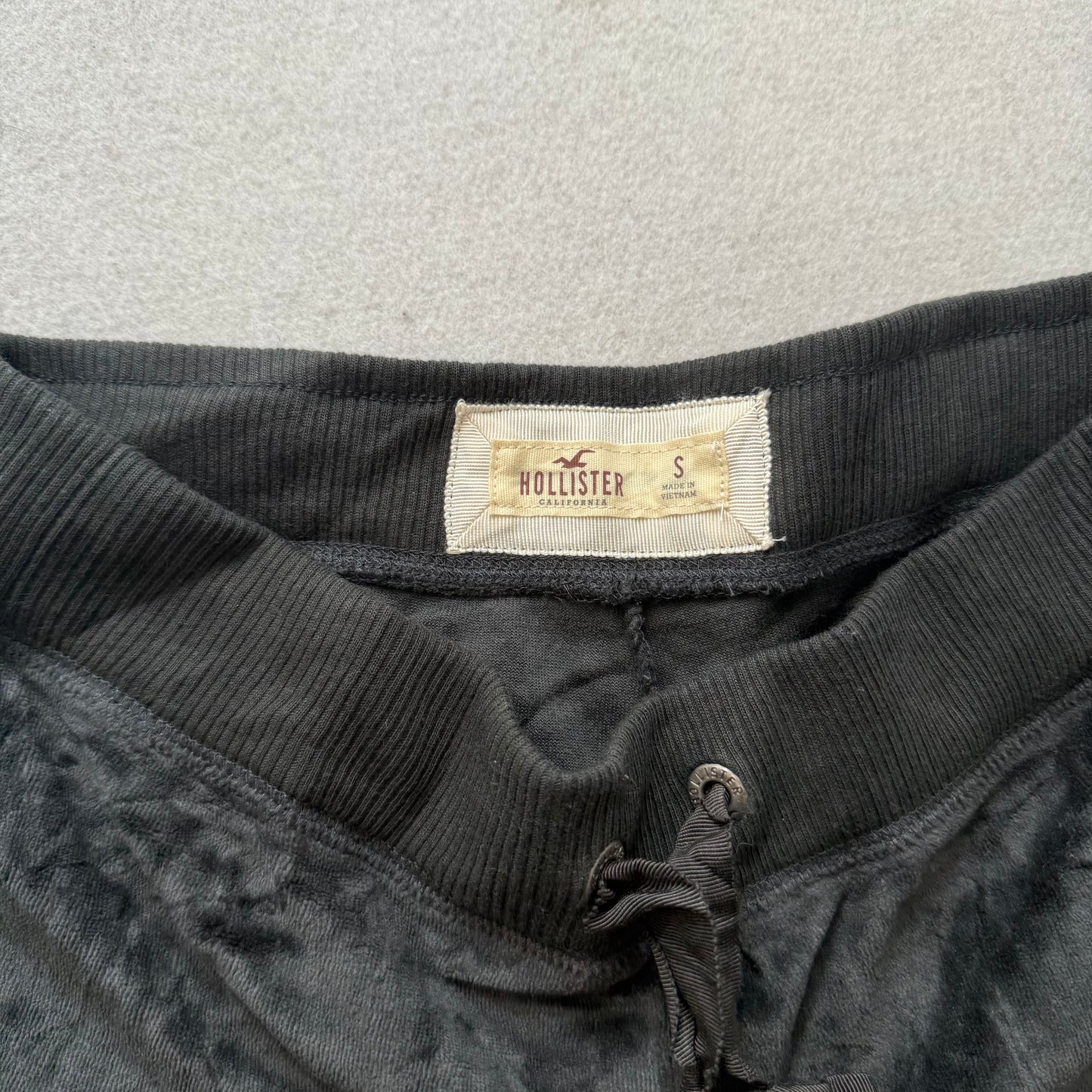 Hollister Women's Black Velour Flared Track Pant Back Pockets Y2K Preppy Size S
